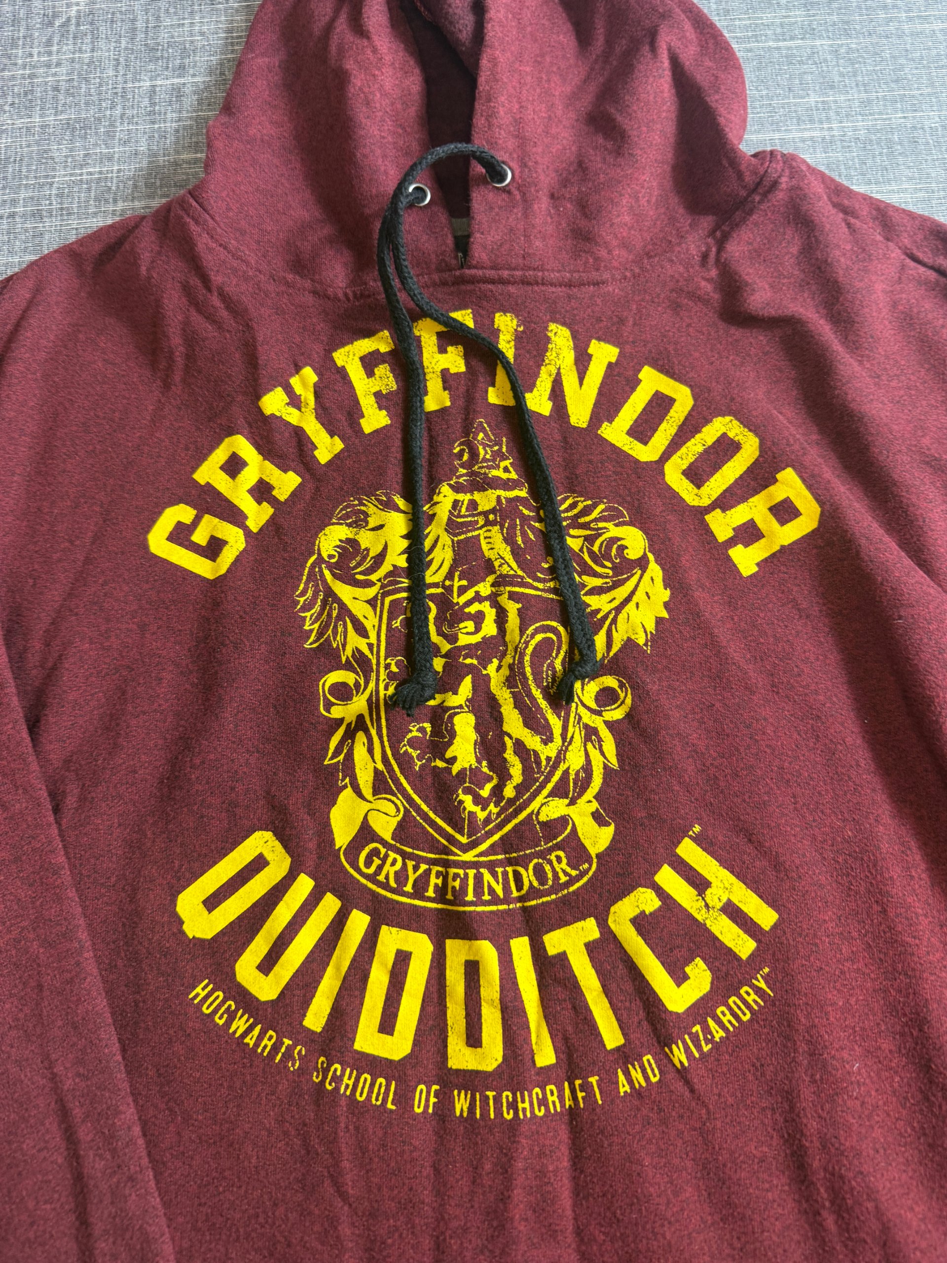Harry Potter Gryffindor Maroon Hooded Sweatshirt Medium Yellow Print image 2