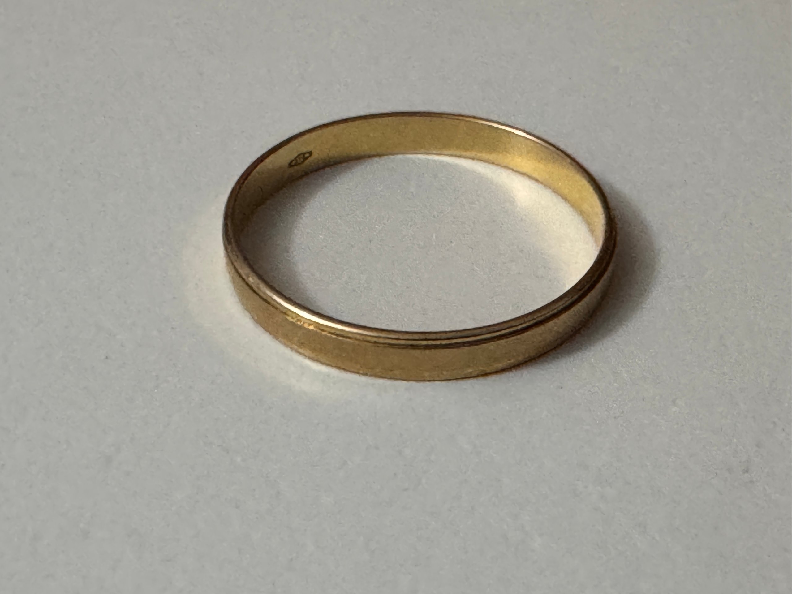 Unbranded Gold Tone Thin Band Ring Size 20 image 2