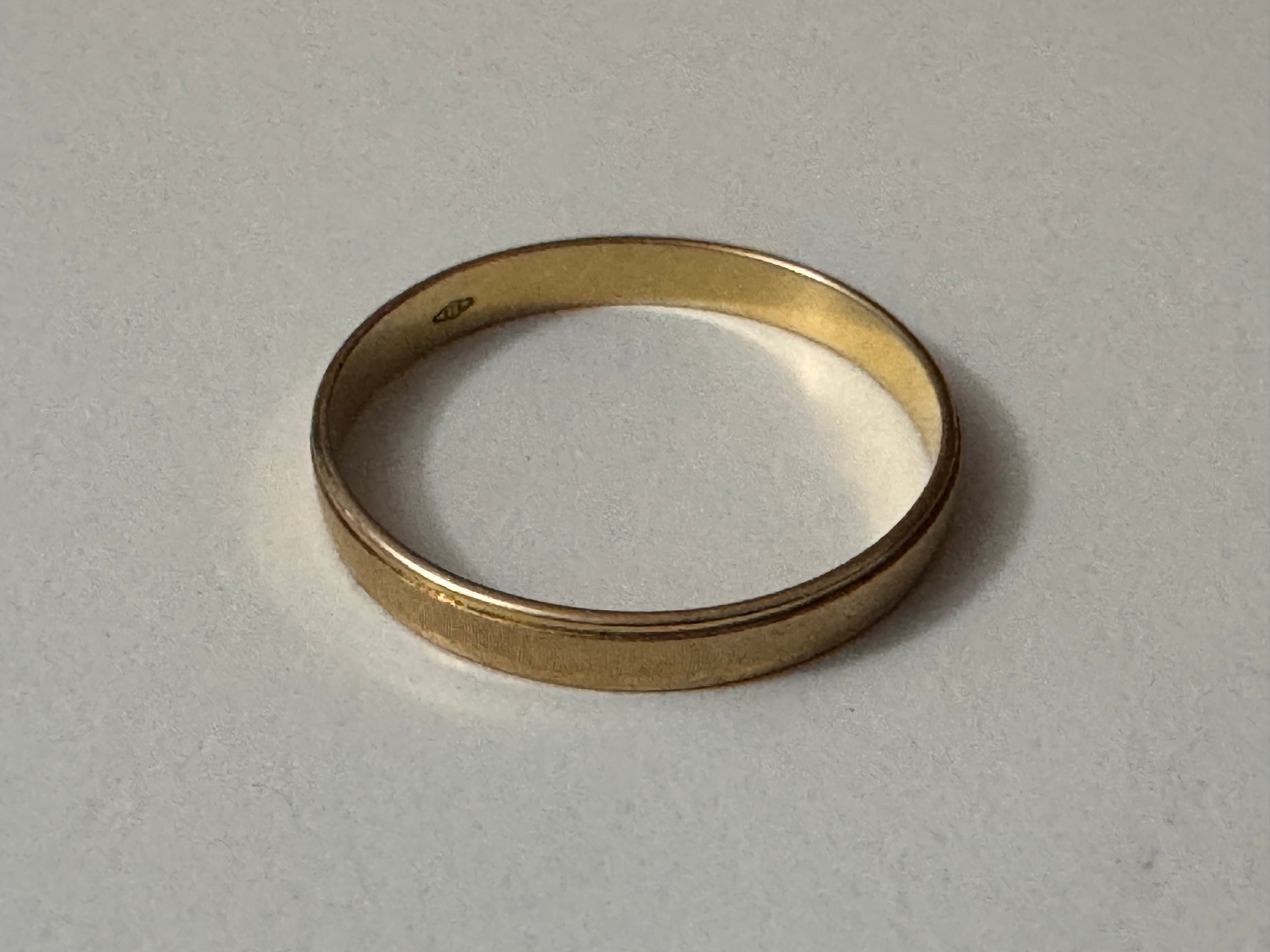 Unbranded Gold Tone Thin Band Ring Size 20 image 3