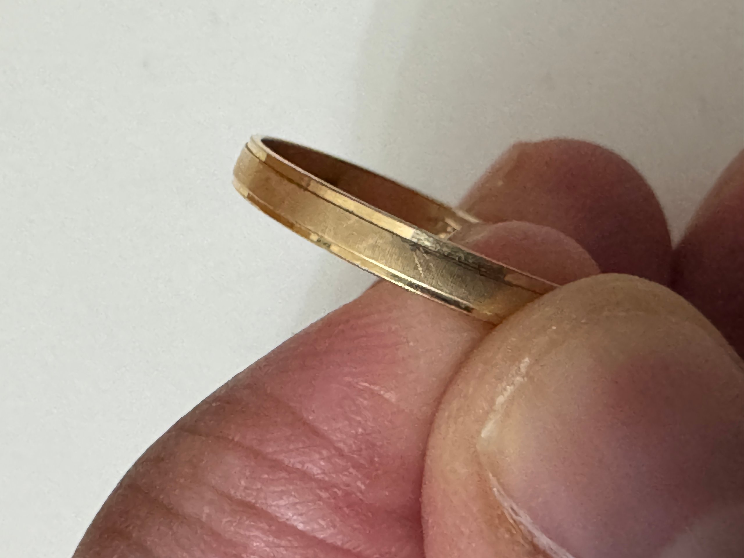 Unbranded Gold Tone Thin Band Ring Size 20 image 4
