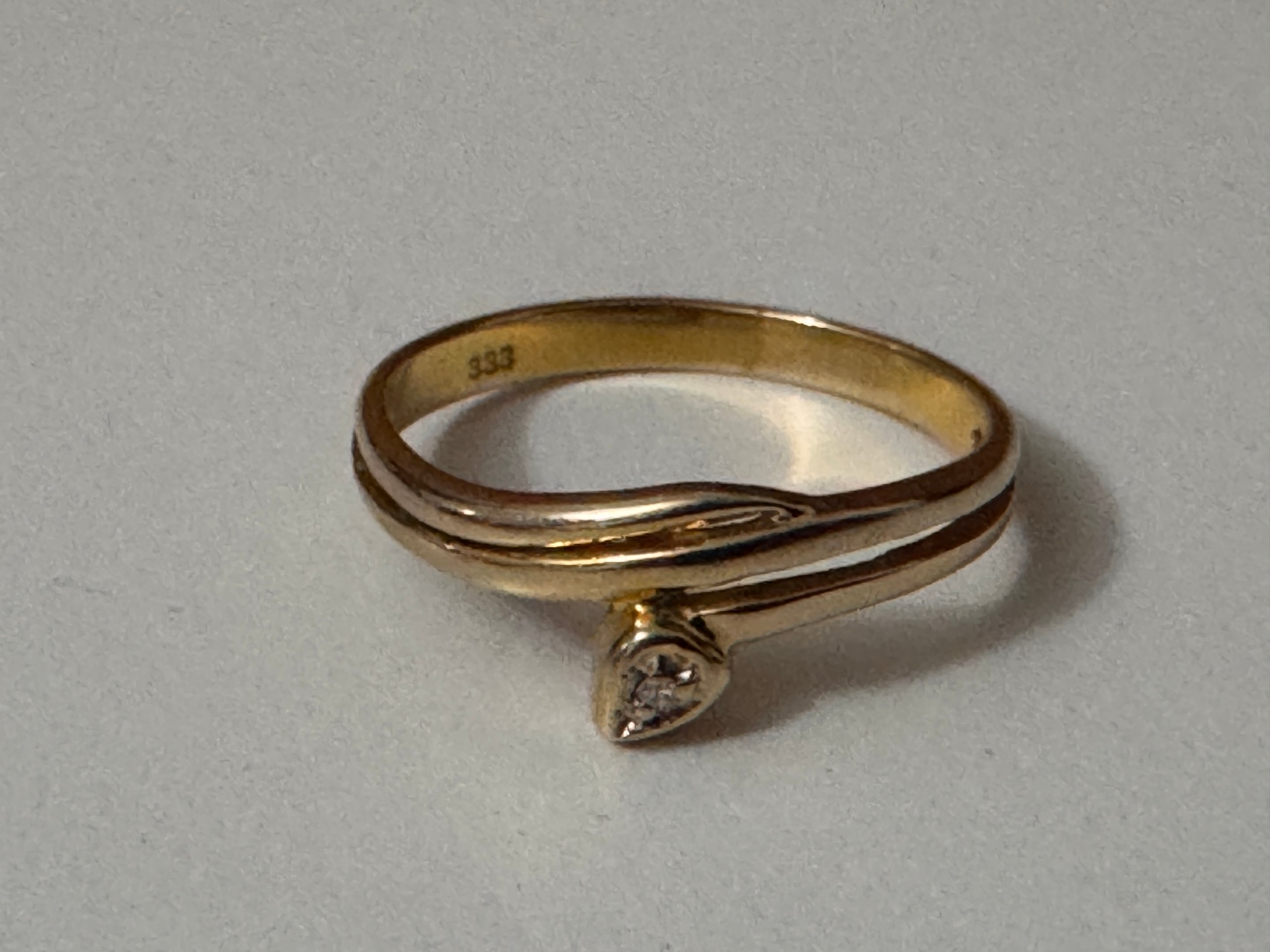 333 Yellow Gold Solitaire Ring image 5