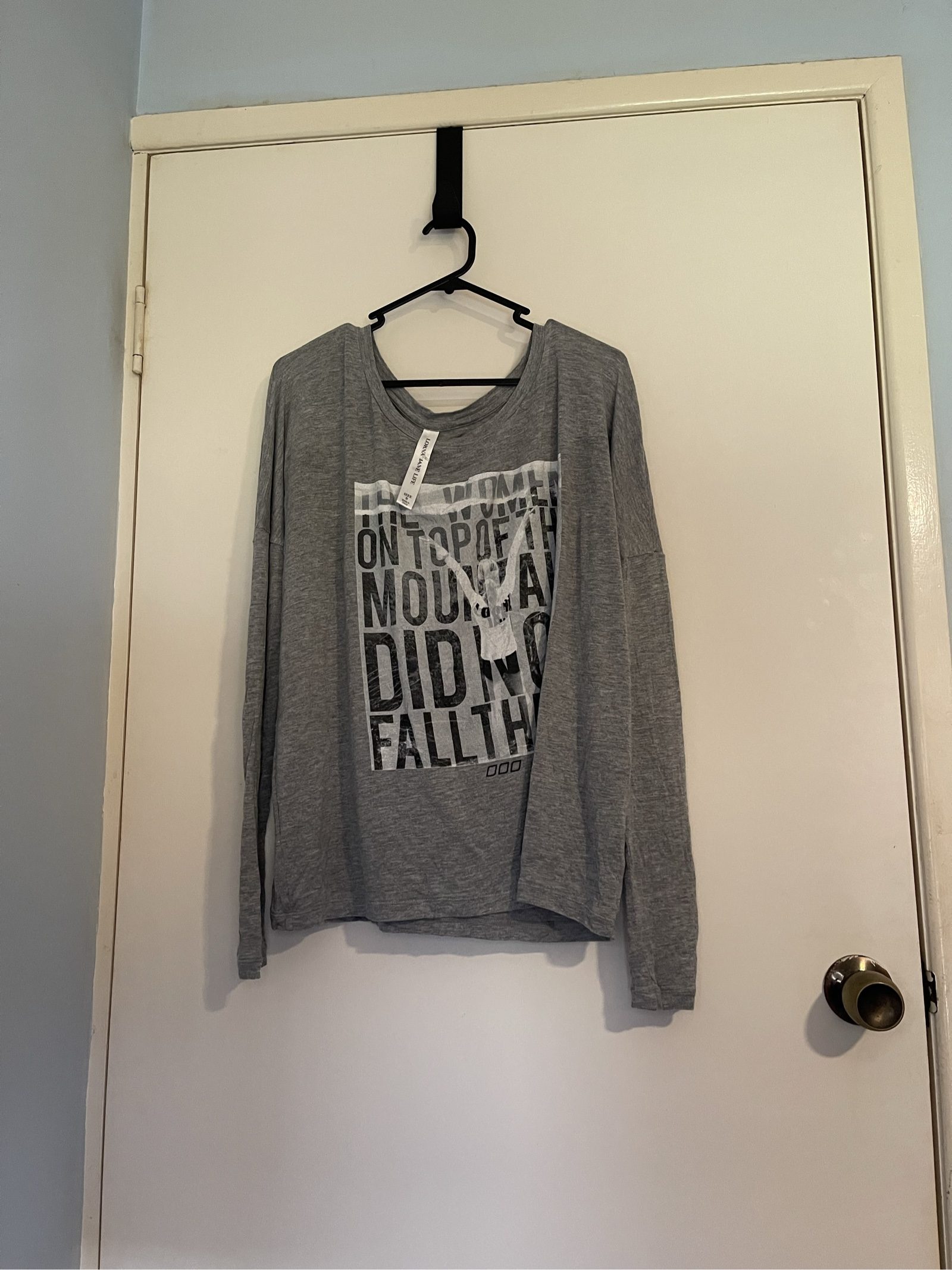 Lorna Jane Grey Graphic Long Sleeve Top Small