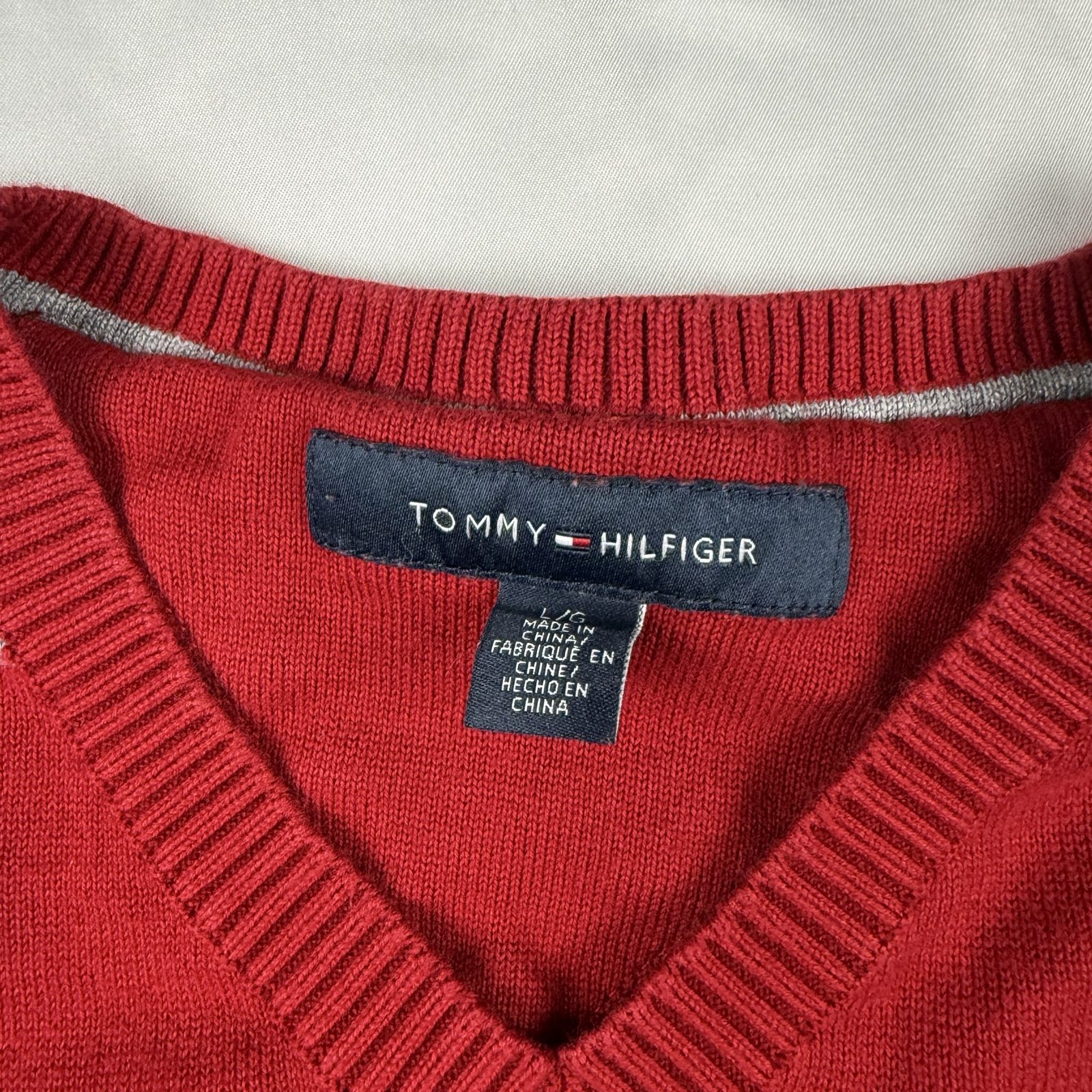 Tommy Hilfiger Jumper Men's Large Red Cotton V-Neck Stripe |6602 image 3