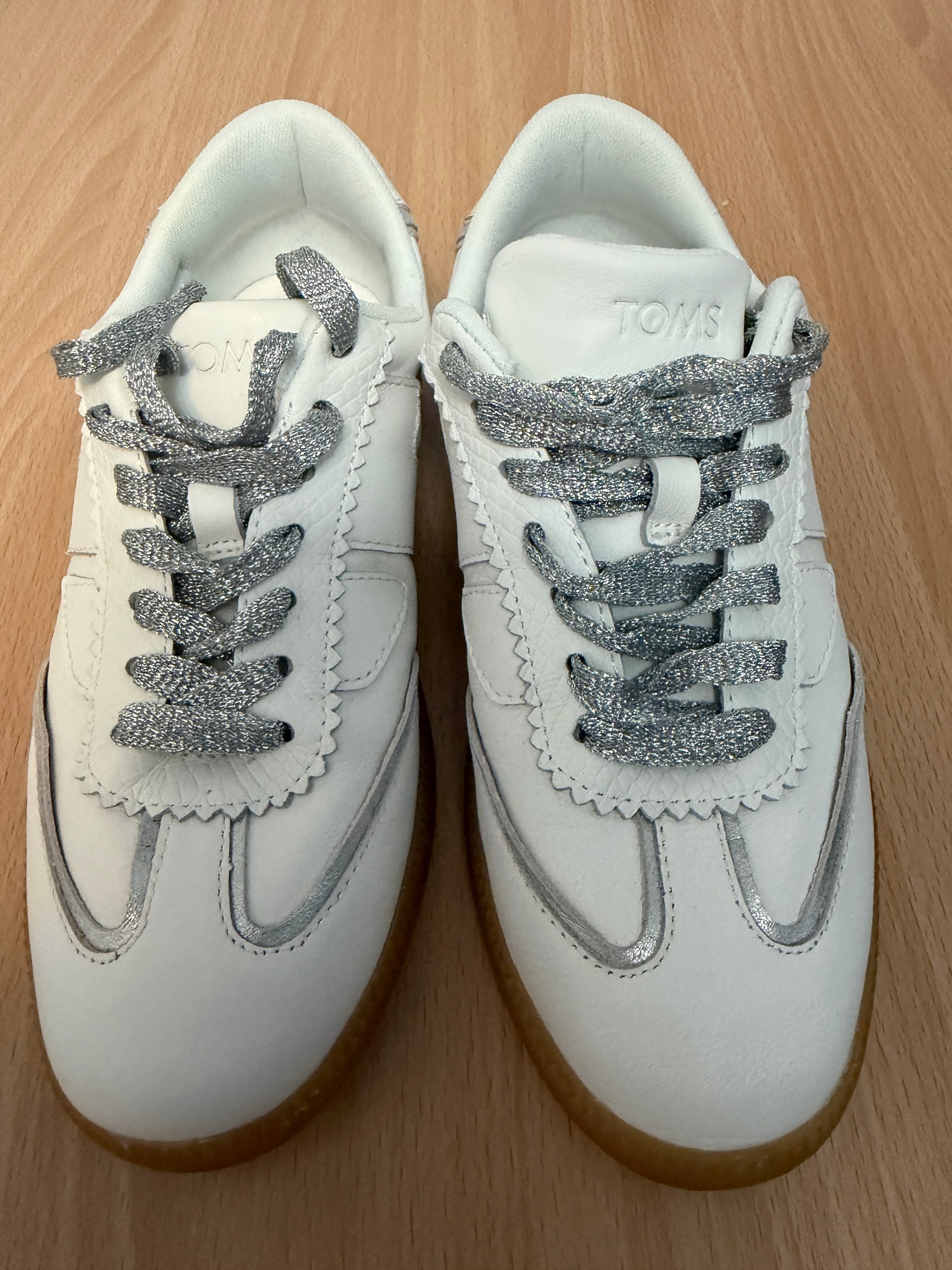 TOMS - Women's White Leather Sneakers - Size 7 image 3
