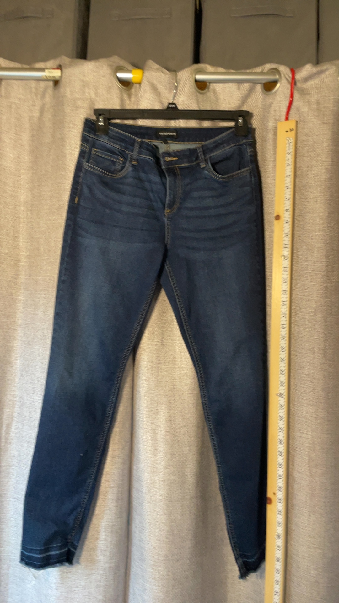 Prosperity Women’s Jeans Size 31 Skinny Raw Hem Dark Wash image 4
