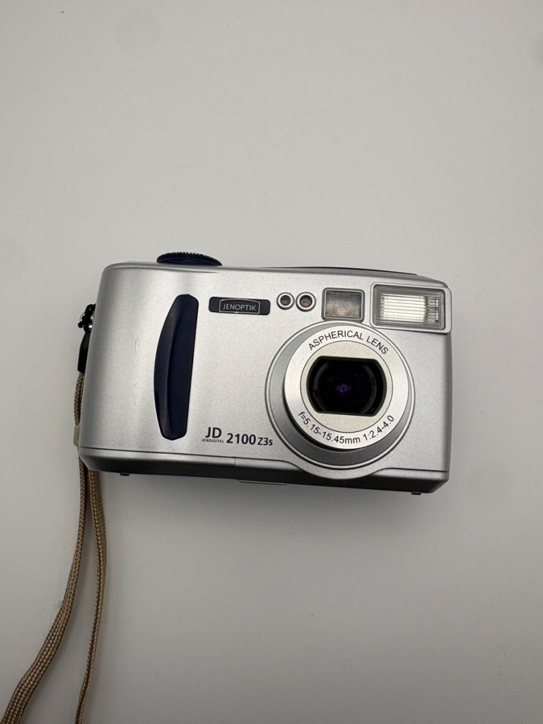 Jenoptik JD 2100 z3s Digitalkamera 2.1MP 3x Zoom silber blau 2002 Y2K Digicam