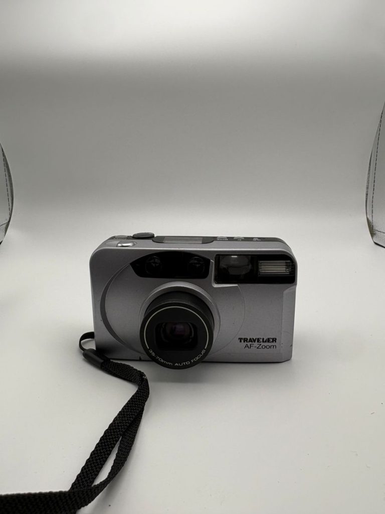 Traveler AF-Zoom 35–70mm 35mm Kompaktkamera silber 90er Point and Shoot