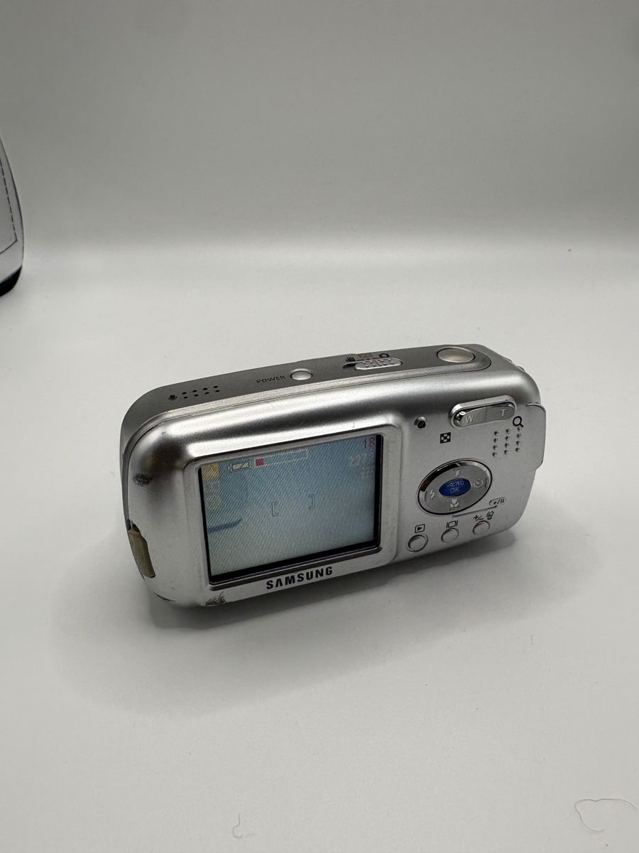 Samsung Digimax A400 Digitalkamera 4MP 3x Zoom silber Y2K Digicam
