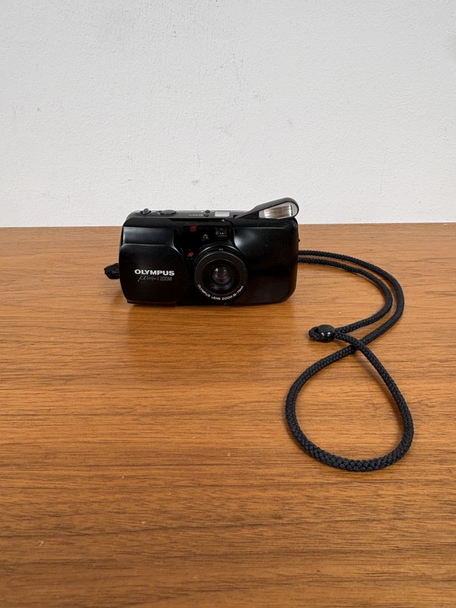 Olympus µ mju Zoom 35–70mm 35mm Kompaktkamera Weatherproof schwarz 90er