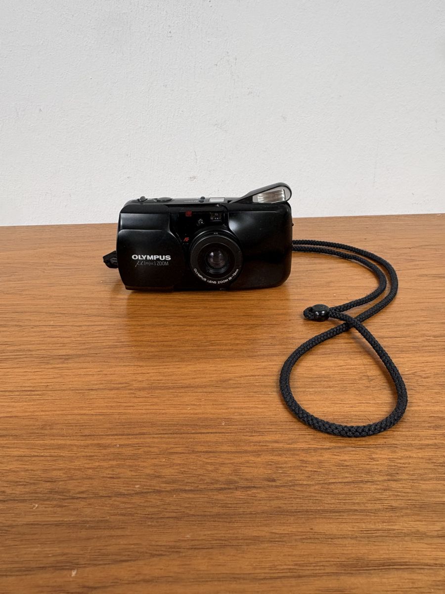 Olympus µ mju Zoom 35–70mm 35mm Kompaktkamera Weatherproof schwarz 90er image 3