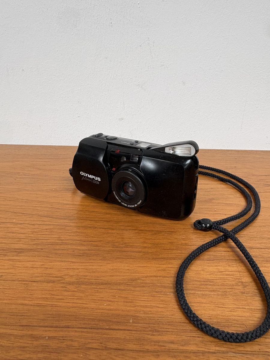 Olympus µ mju Zoom 35–70mm 35mm Kompaktkamera Weatherproof schwarz 90er image 4