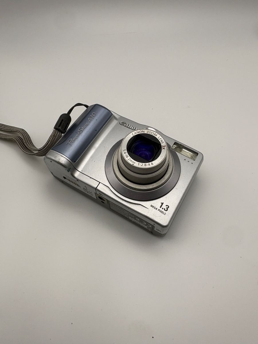 Canon PowerShot A10 Digitalkamera 1.3MP 3x Zoom silber blau 2001 Y2K Digicam image 4