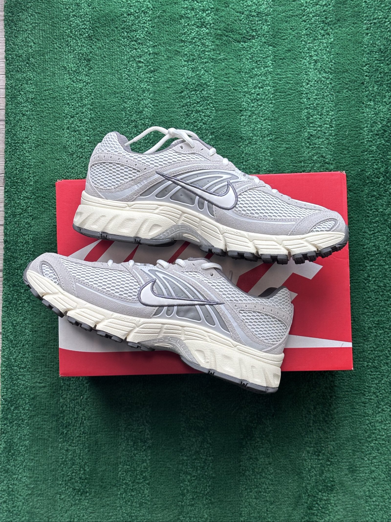 Size UK 9.5 | Nike Air Max Moto 2K | Grey Fog Summit White IQ4924-005 | New image 2