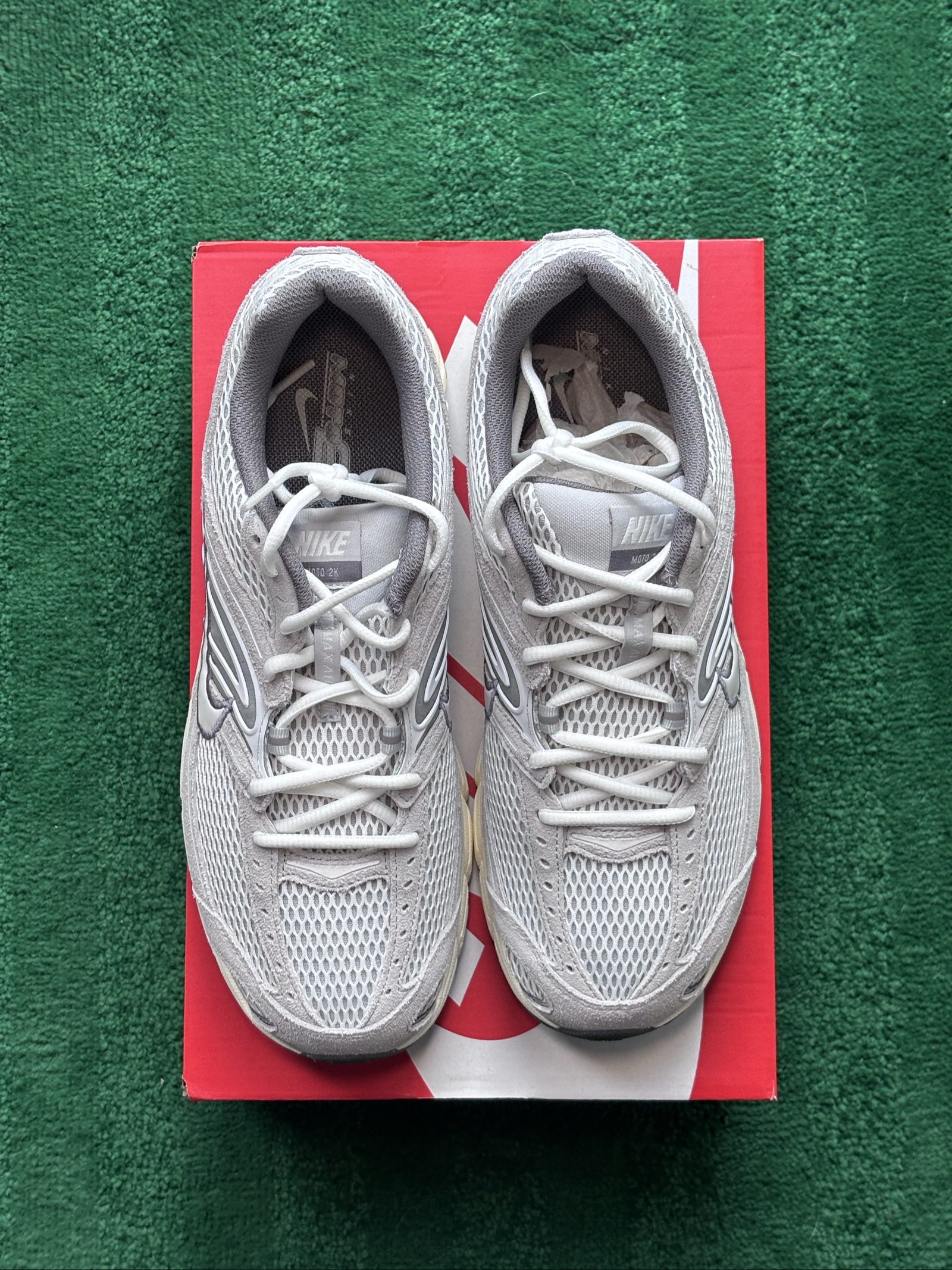 Size UK 9.5 | Nike Air Max Moto 2K | Grey Fog Summit White IQ4924-005 | New image 4