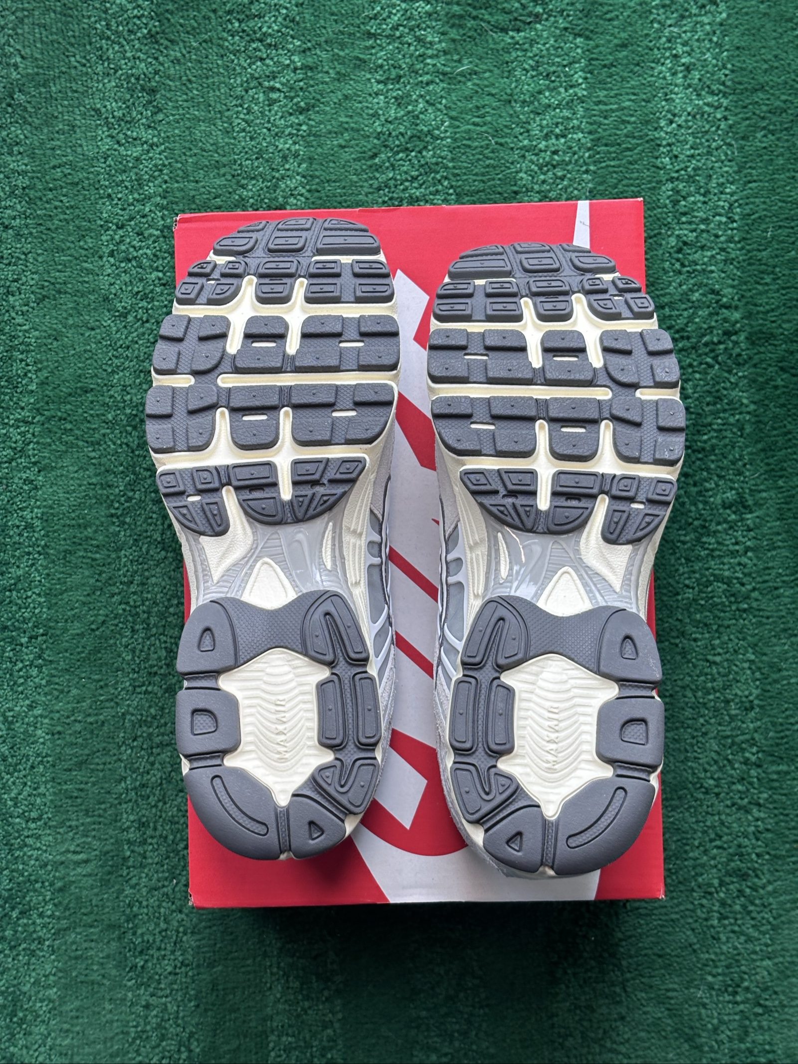 Size UK 9.5 | Nike Air Max Moto 2K | Grey Fog Summit White IQ4924-005 | New image 5