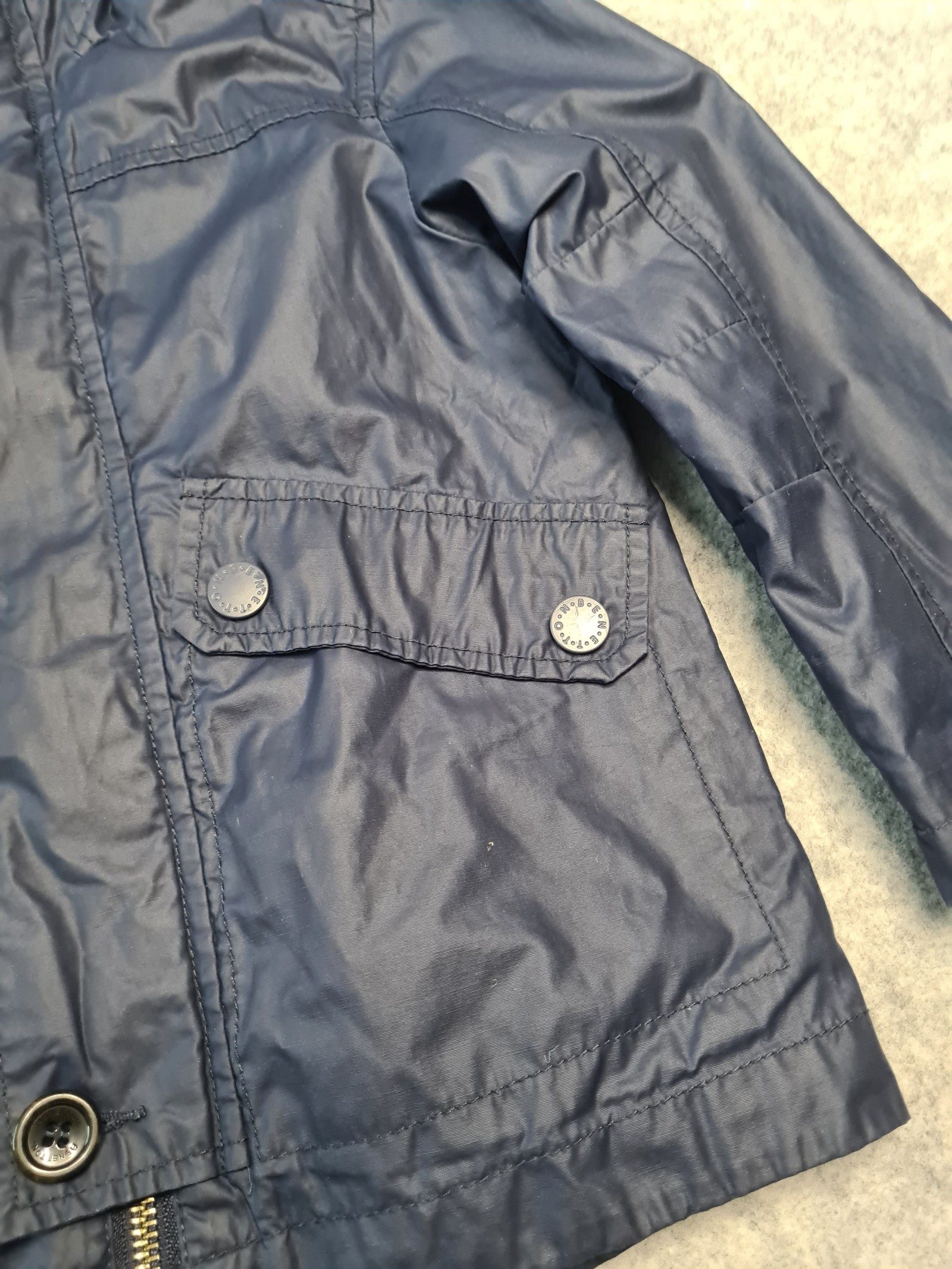 United Colours of Benetton Kids Navy Hooded Rain Jacket Size 4 Years image 3