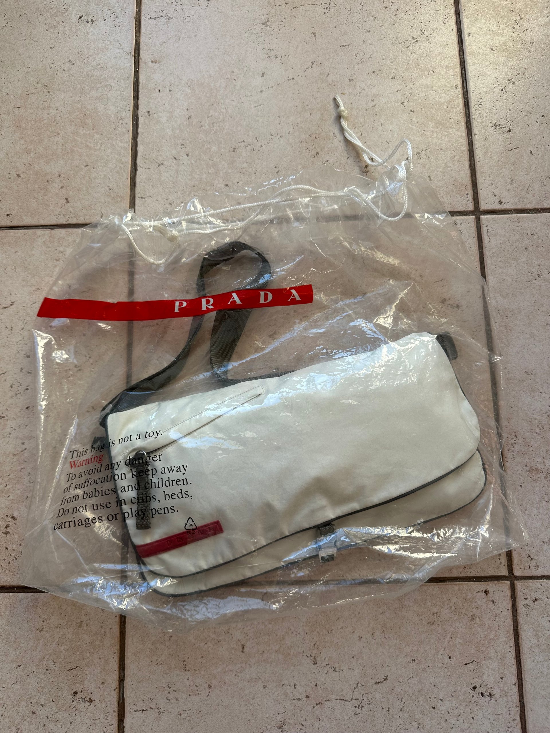 Sac Prada Sport Linea Rossa Messenger Nylon Crème Archive Deadstock Rare image 3