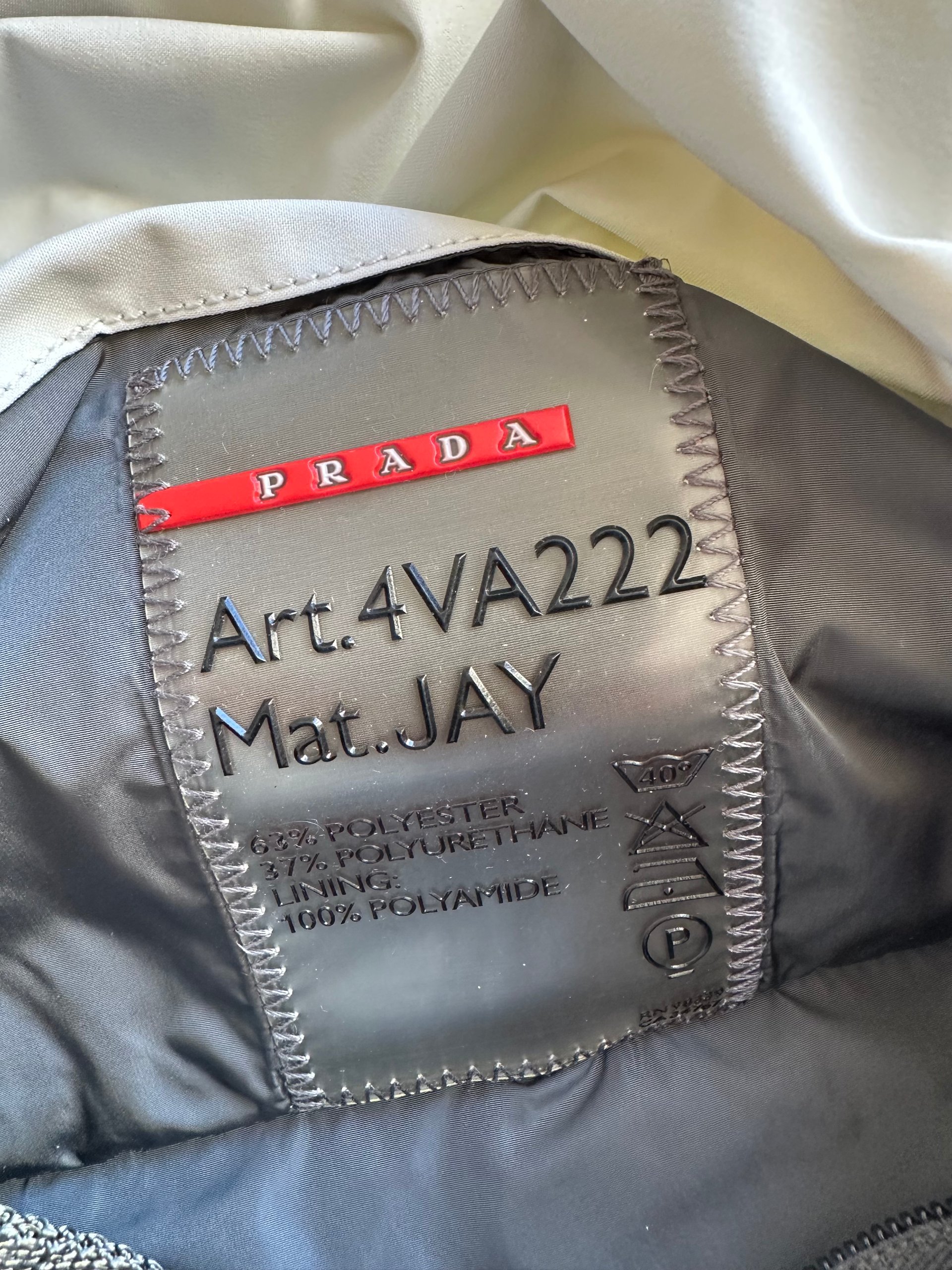 Sac Prada Sport Linea Rossa Messenger Nylon Crème Archive Deadstock Rare image 7