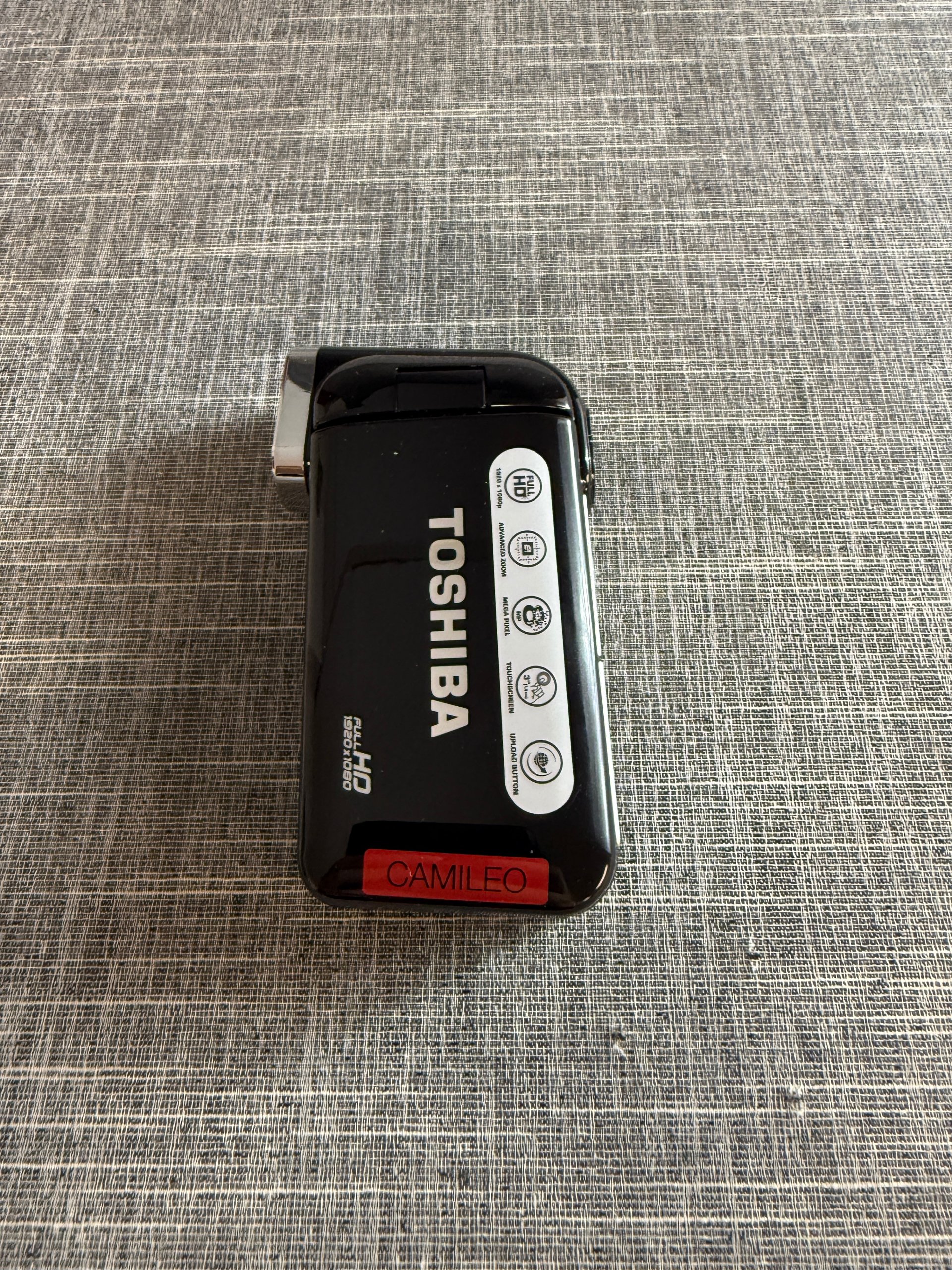 Toshiba Black Camileo P100 HD Camcorder 8x Advanced Zoom image 2