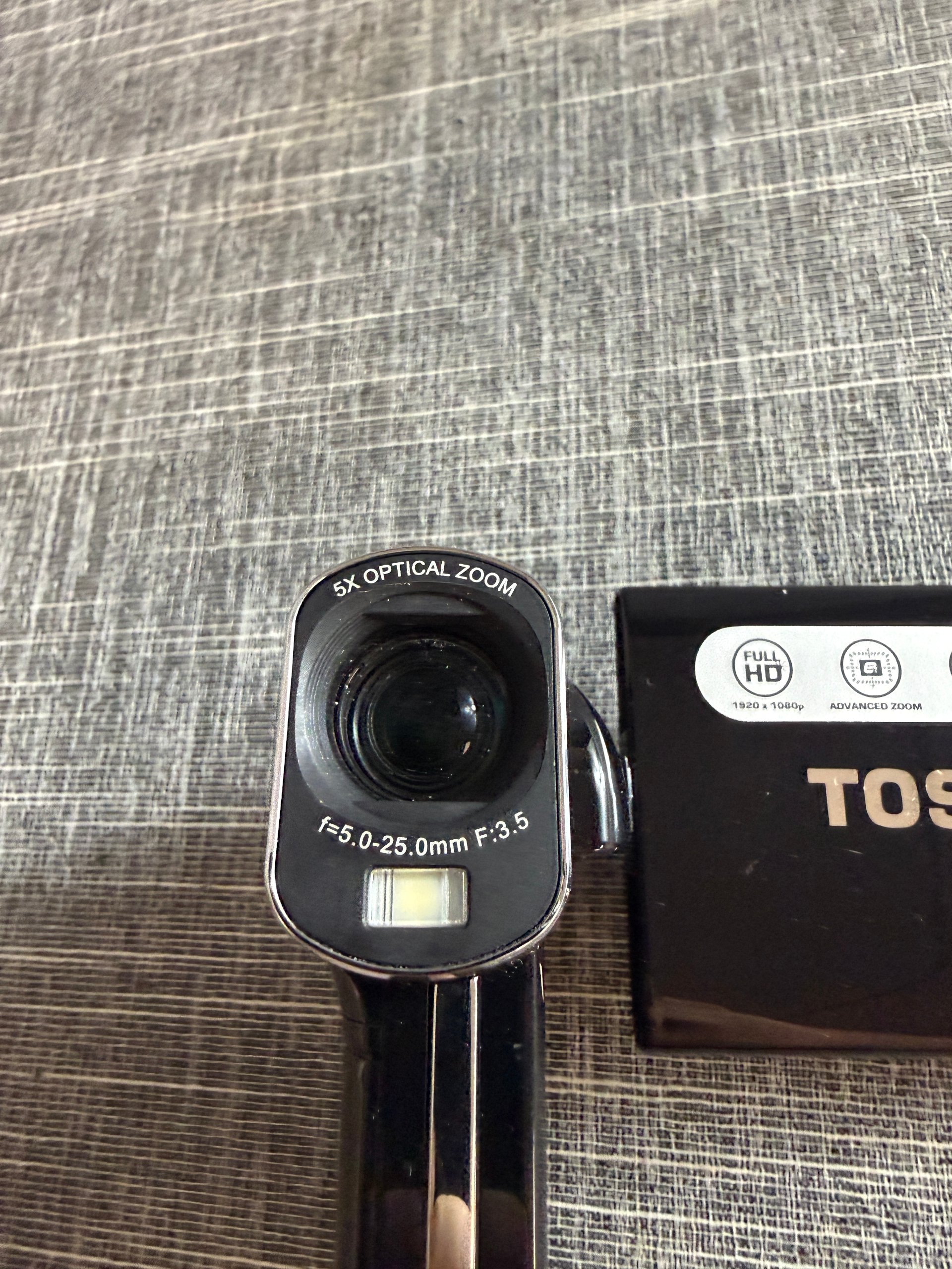 Toshiba Black Camileo P100 HD Camcorder 8x Advanced Zoom image 6