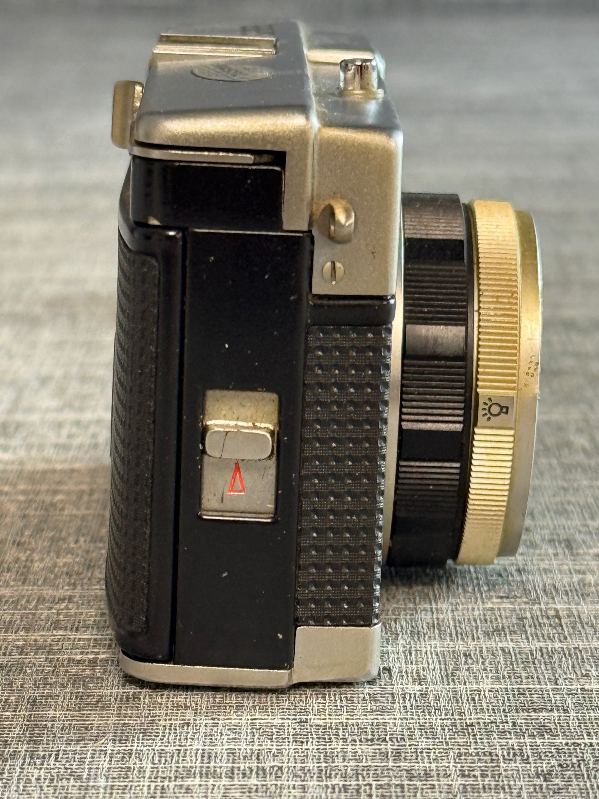 Olympus Quickmatic Vintage Film Camera 38mm Lens Black & Silver image 6