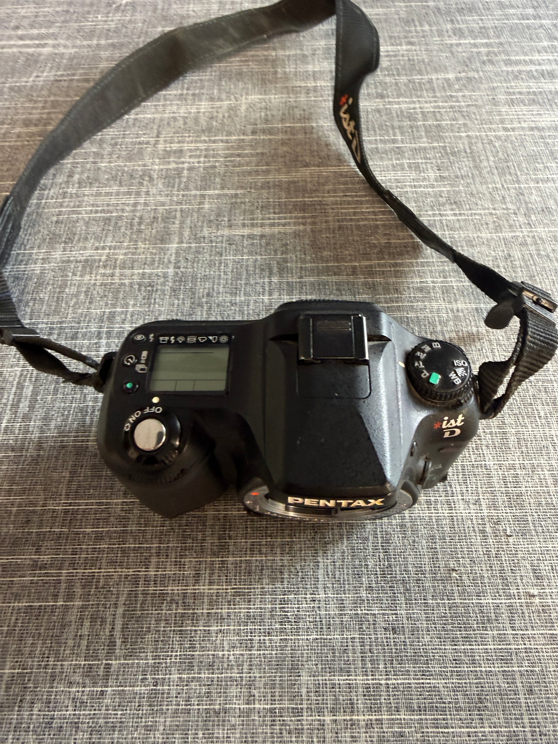 Pentax istD Digital SLR Camera Black Body Only image 2