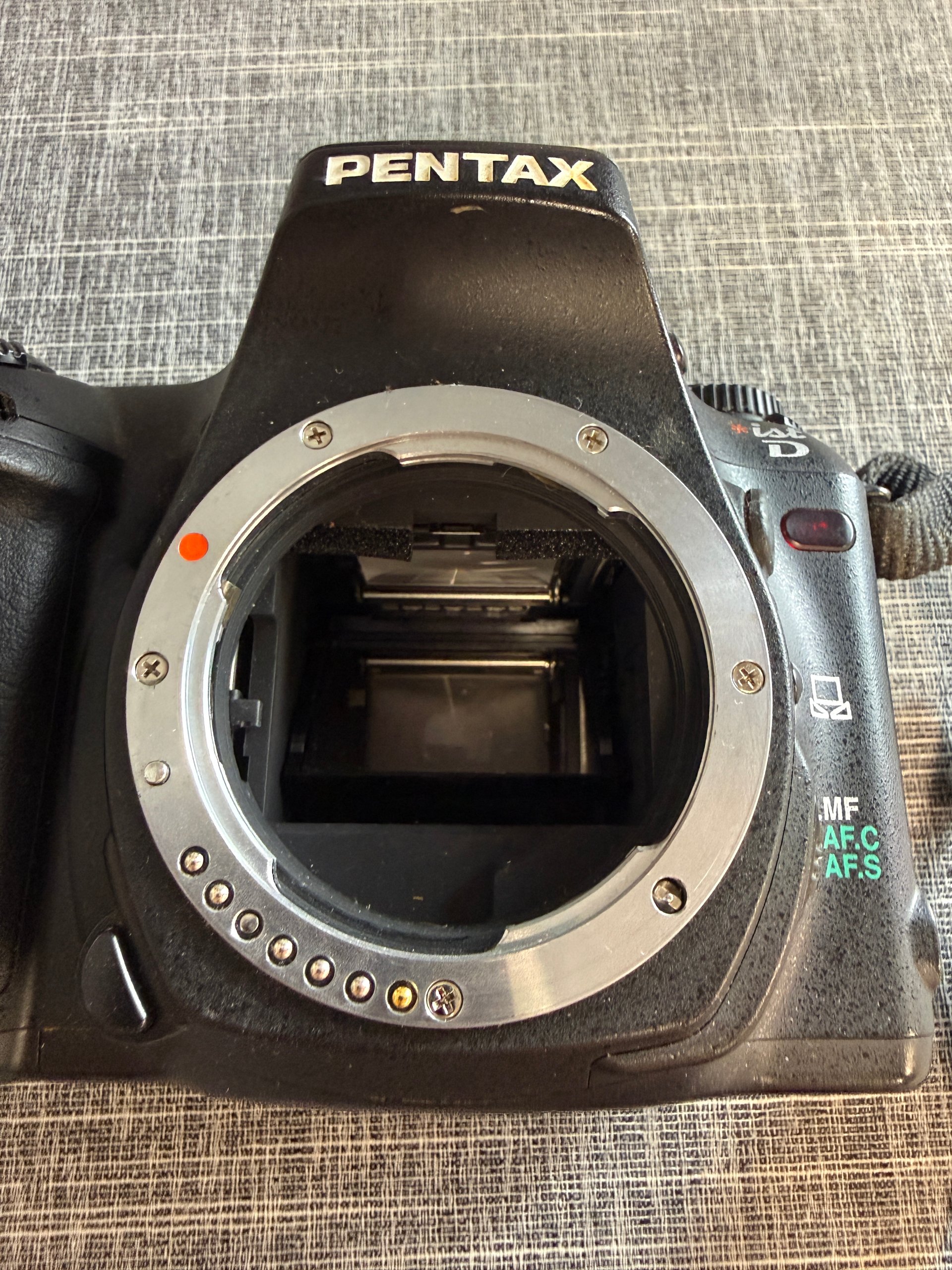 Pentax istD Digital SLR Camera Black Body Only image 9