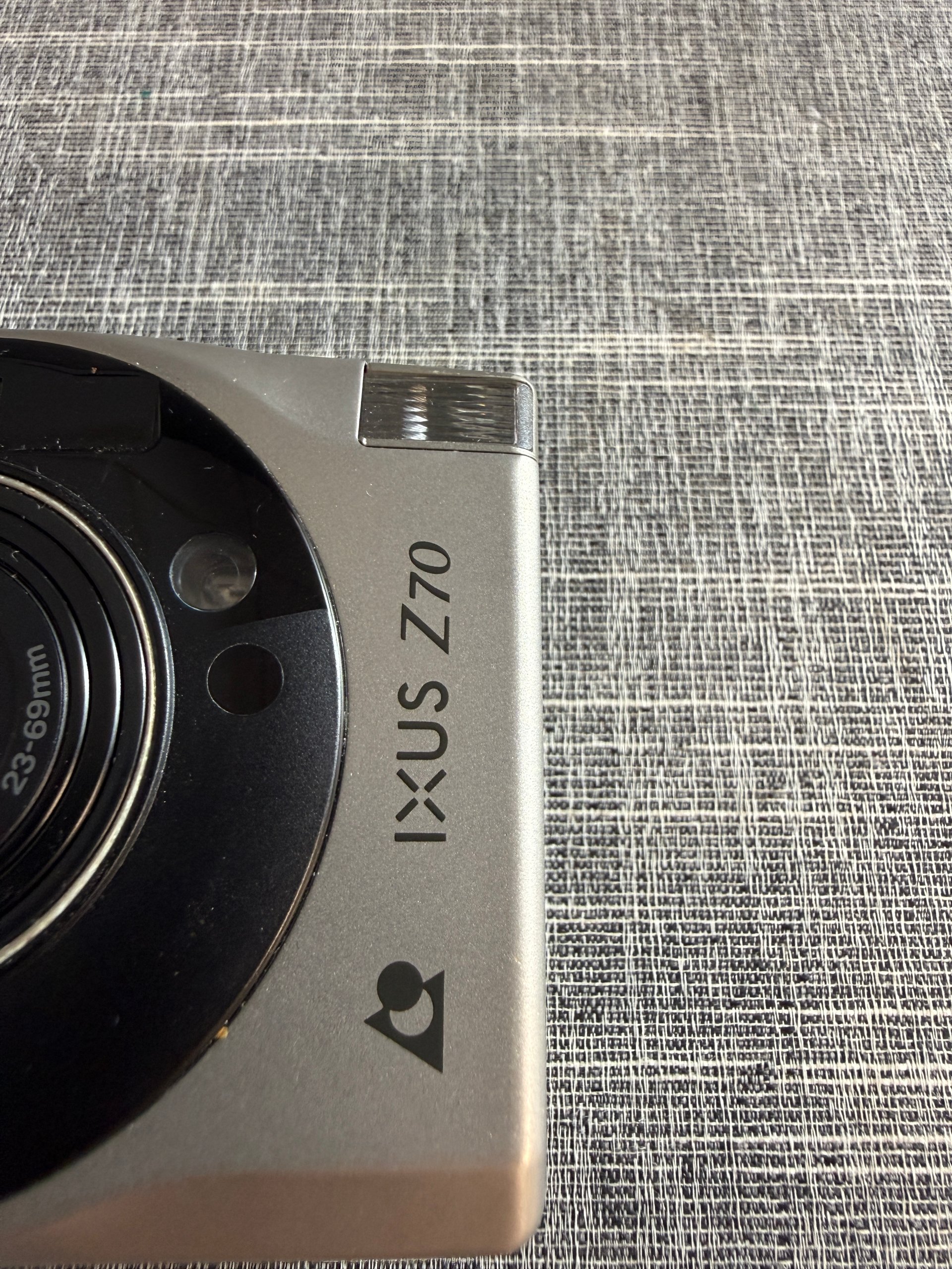 Canon IXUS Z70 Compact Camera Silver image 3