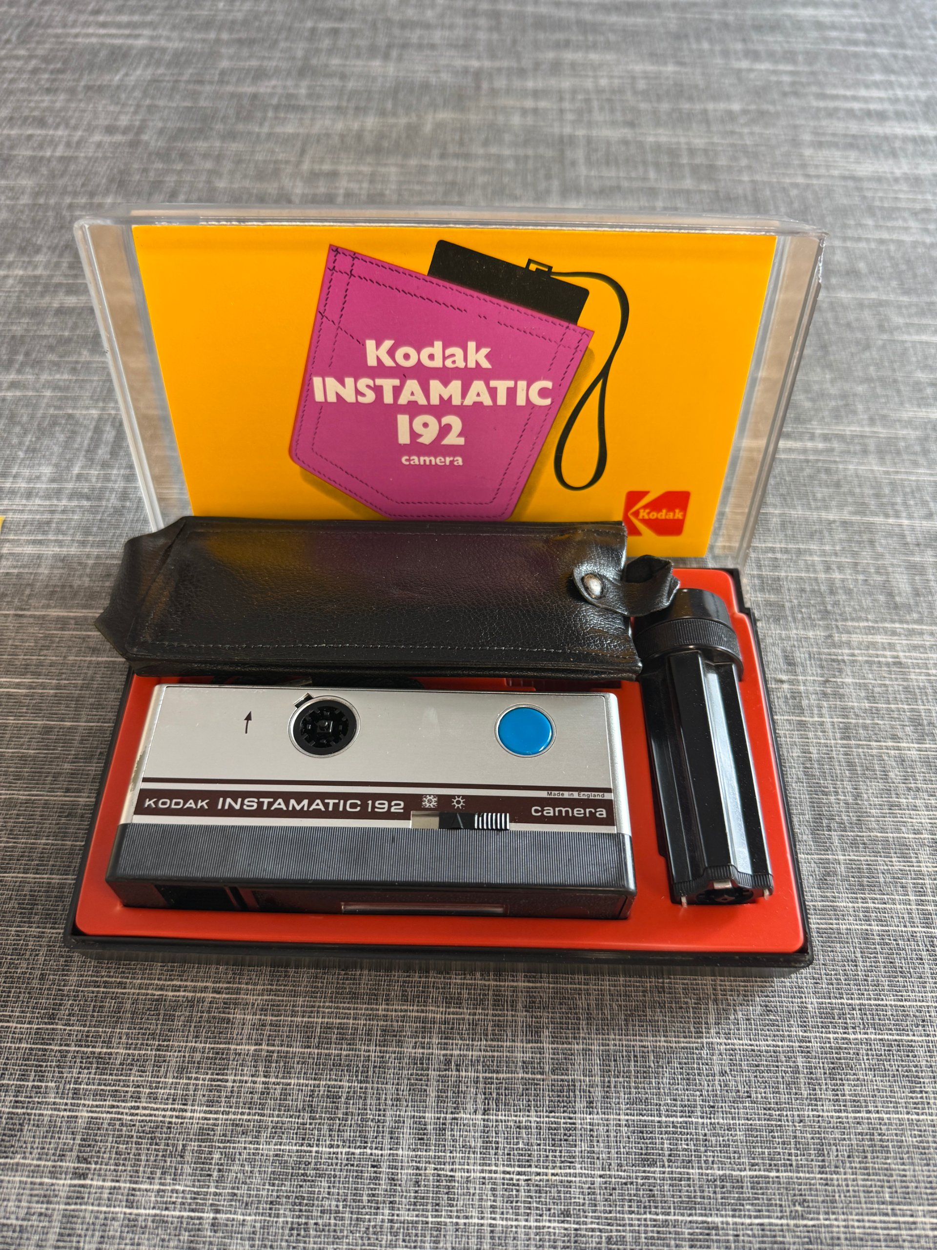 Kodak Instamatic 192 Vintage Camera Outfit Black & Silver image 2