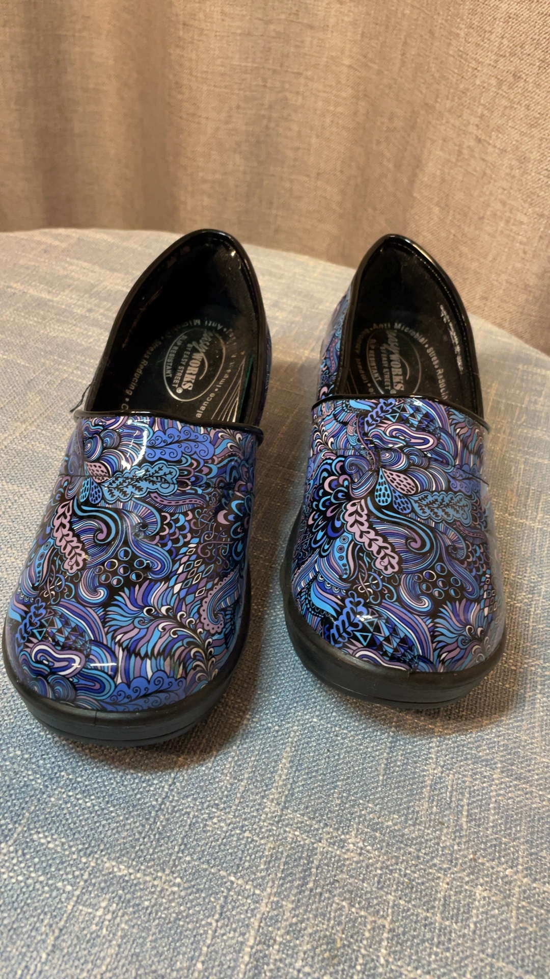 Easy Works by Easy Street Leeza Slip-Resistant Work Clogs – Size 7W