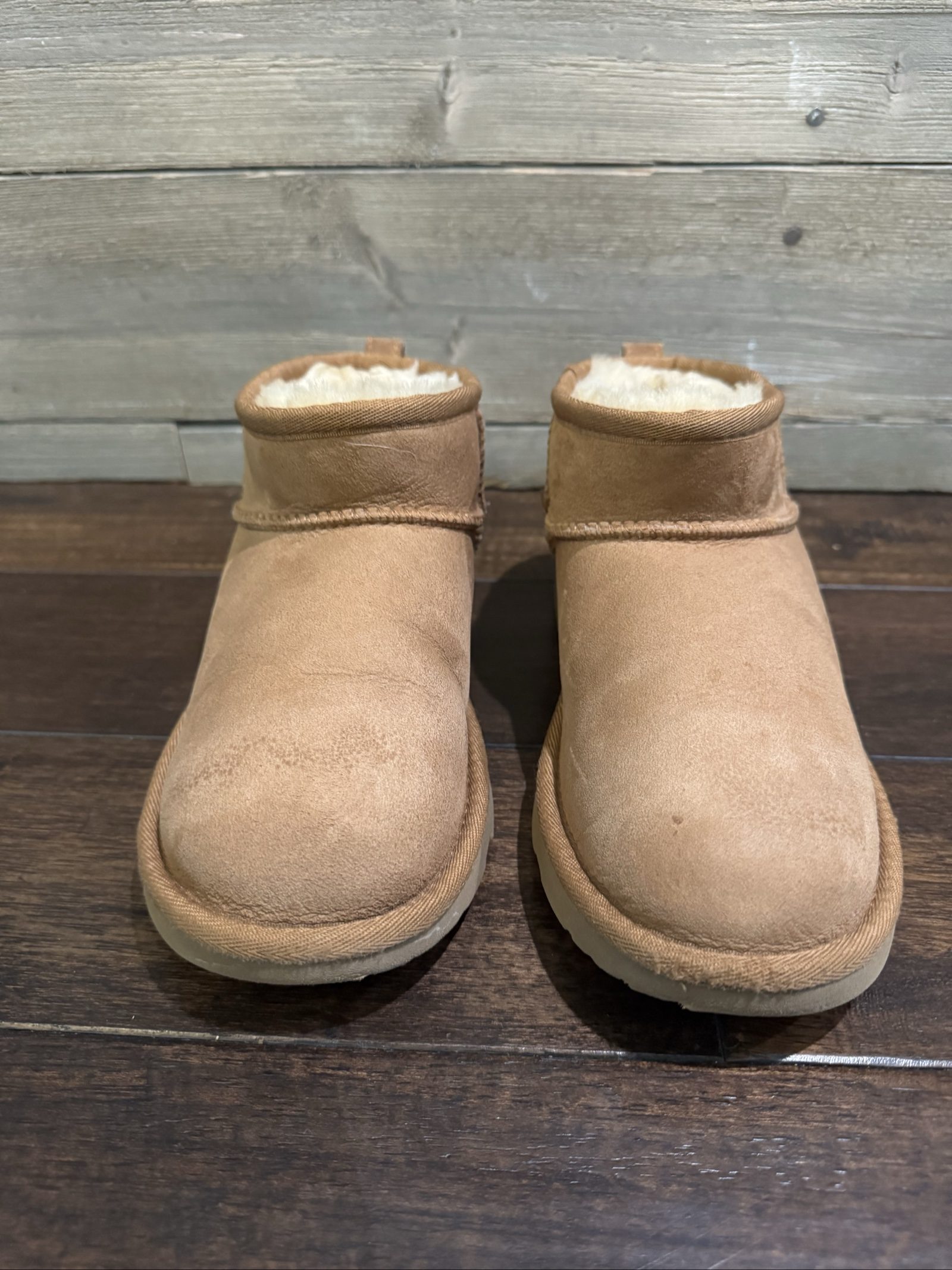 Women's UGG Chestnut Brown Classic Mini Sheepskin Boots US 6