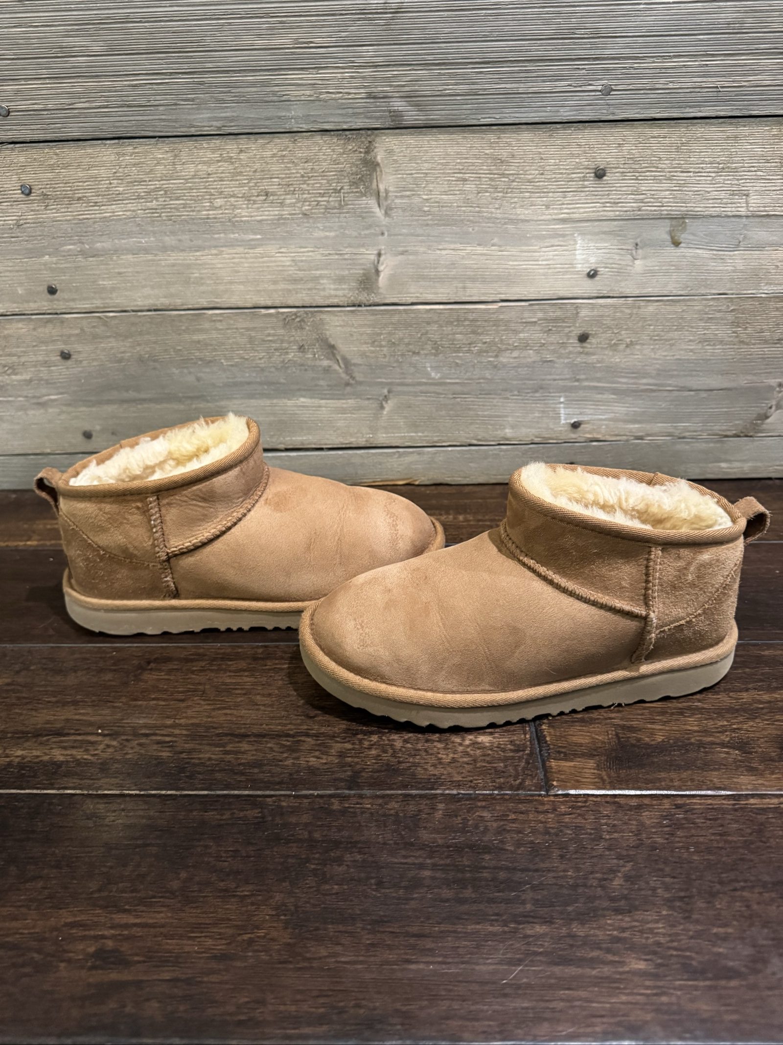 Women's UGG Chestnut Brown Classic Mini Sheepskin Boots US 6 image 2