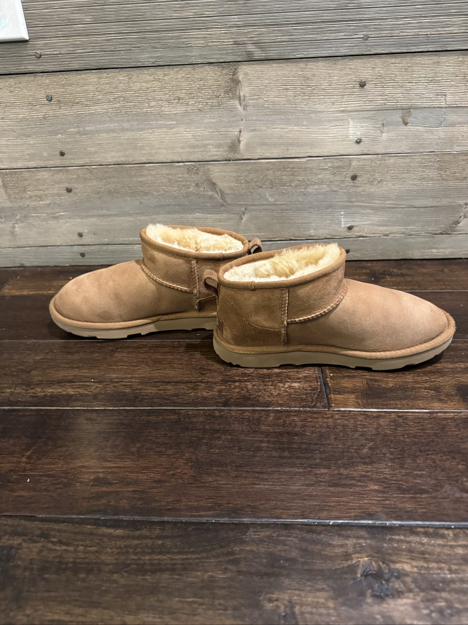 Women's UGG Chestnut Brown Classic Mini Sheepskin Boots US 6 image 3