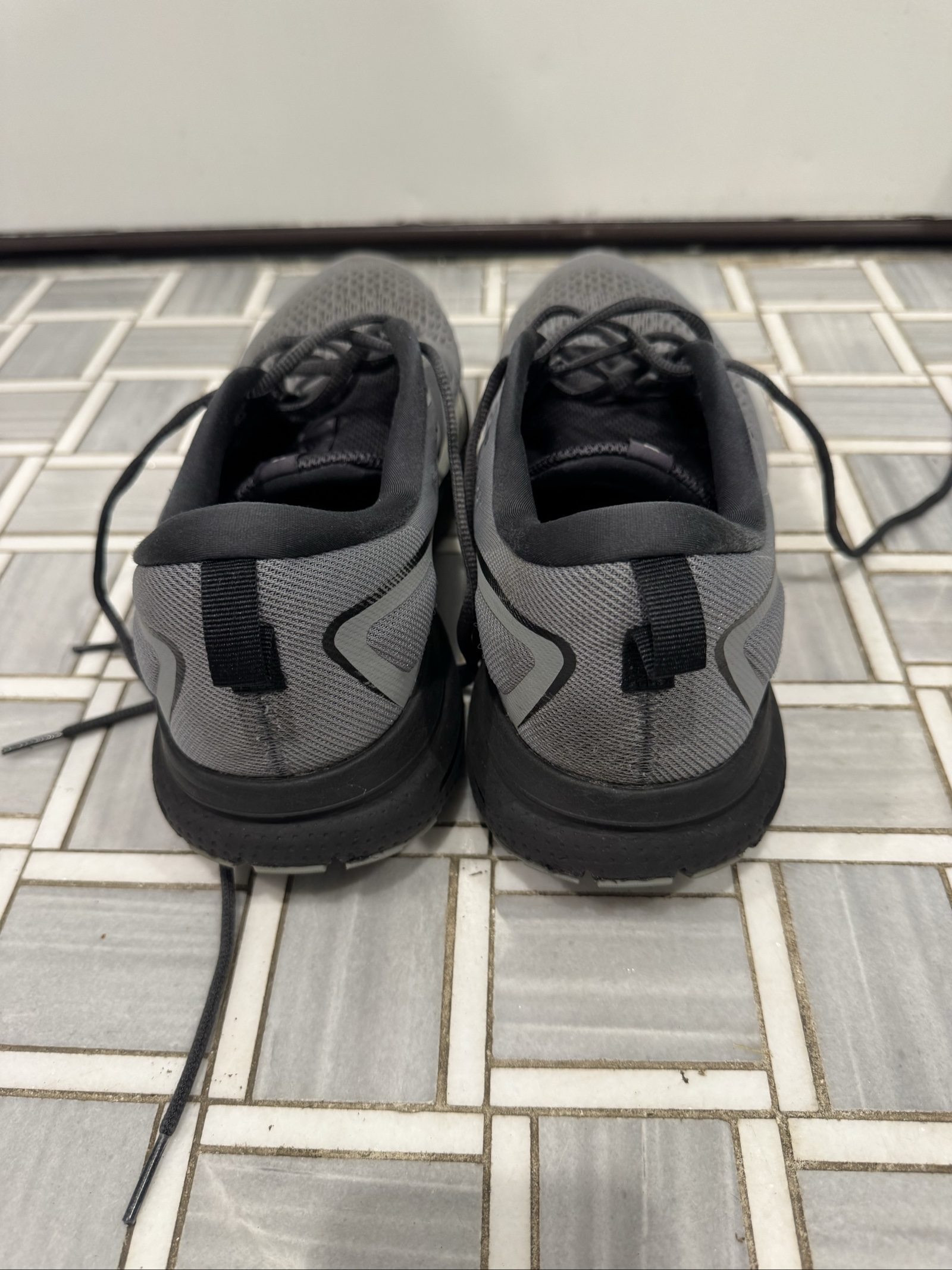 Brooks Grey & Black Trace 3 Men's Running Shoes US 8.5 image 3