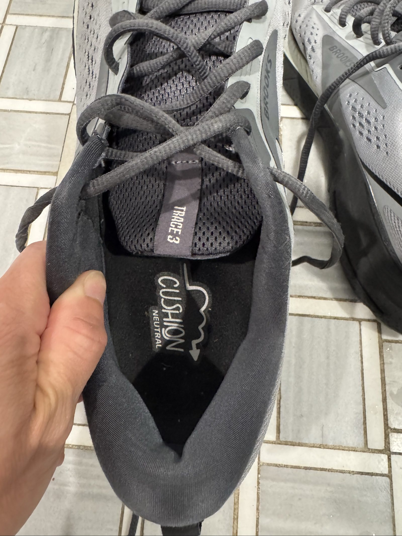 Brooks Grey & Black Trace 3 Men's Running Shoes US 8.5 image 5