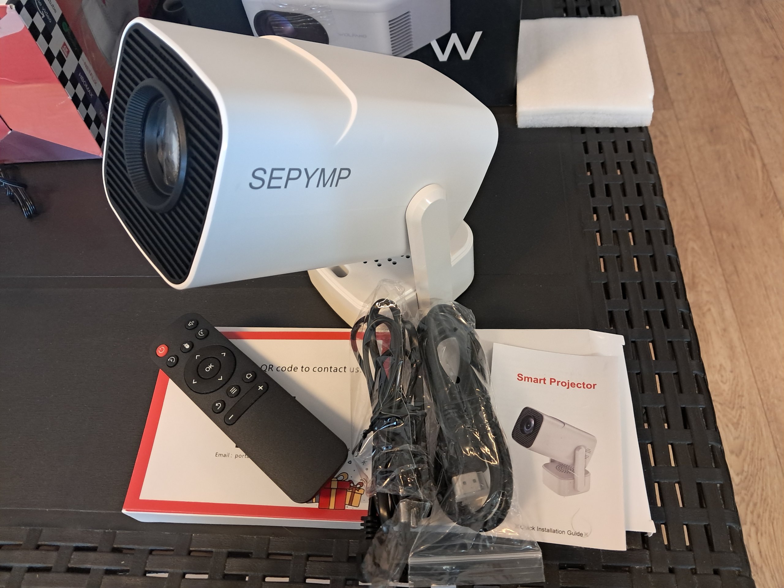 SEPYMP Smart Mini Projector