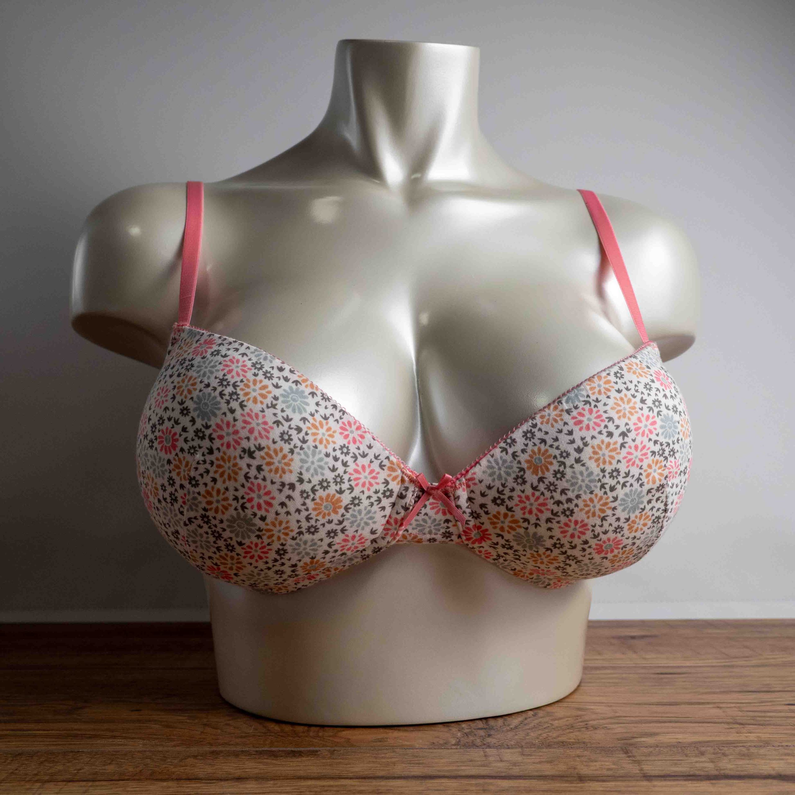 Royce 36D White Floral Wire Free Bra NWT RRP £24.00