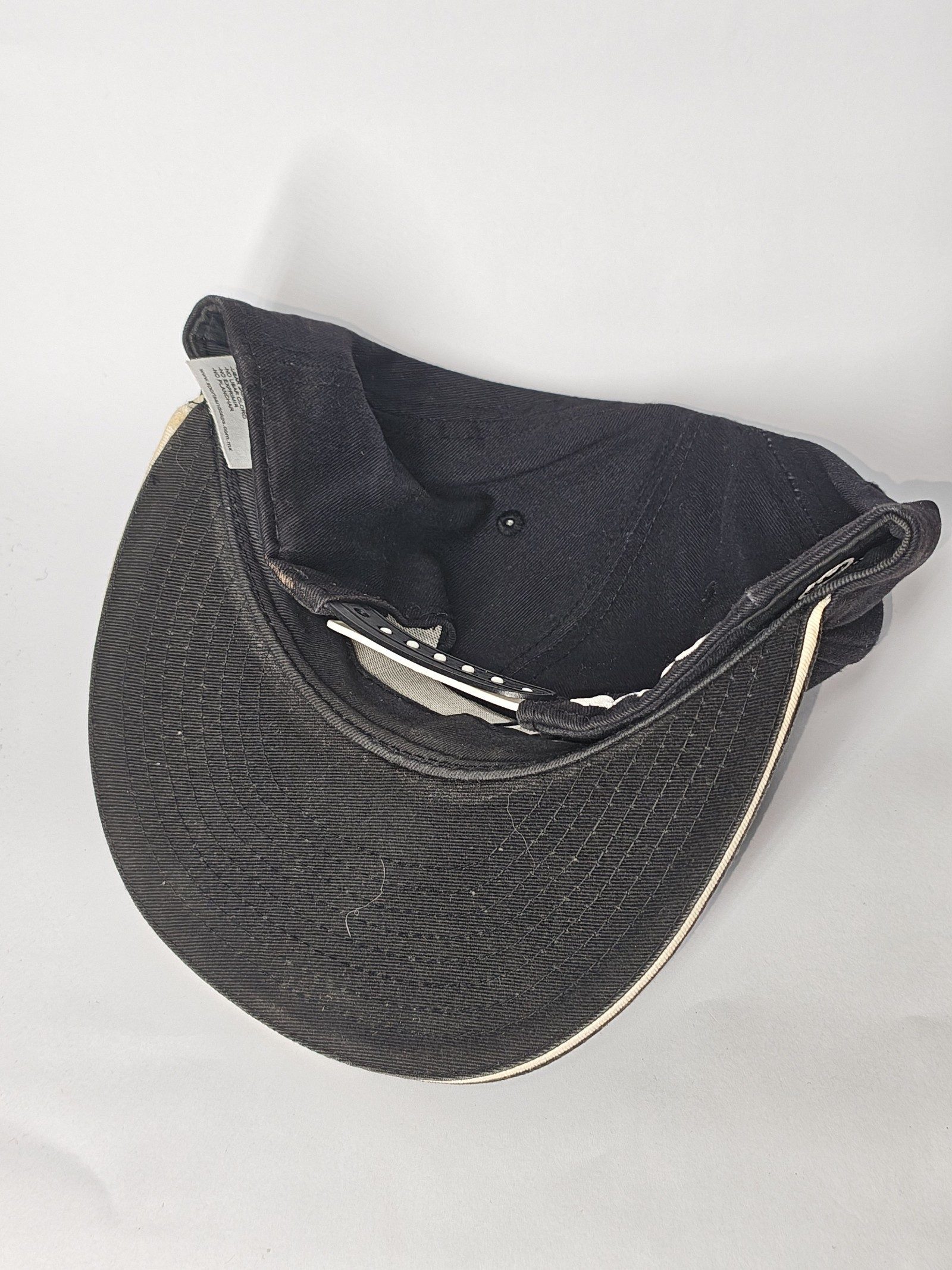 New Era Black & White 9FIFTY Adjustable Snapback Cap image 2
