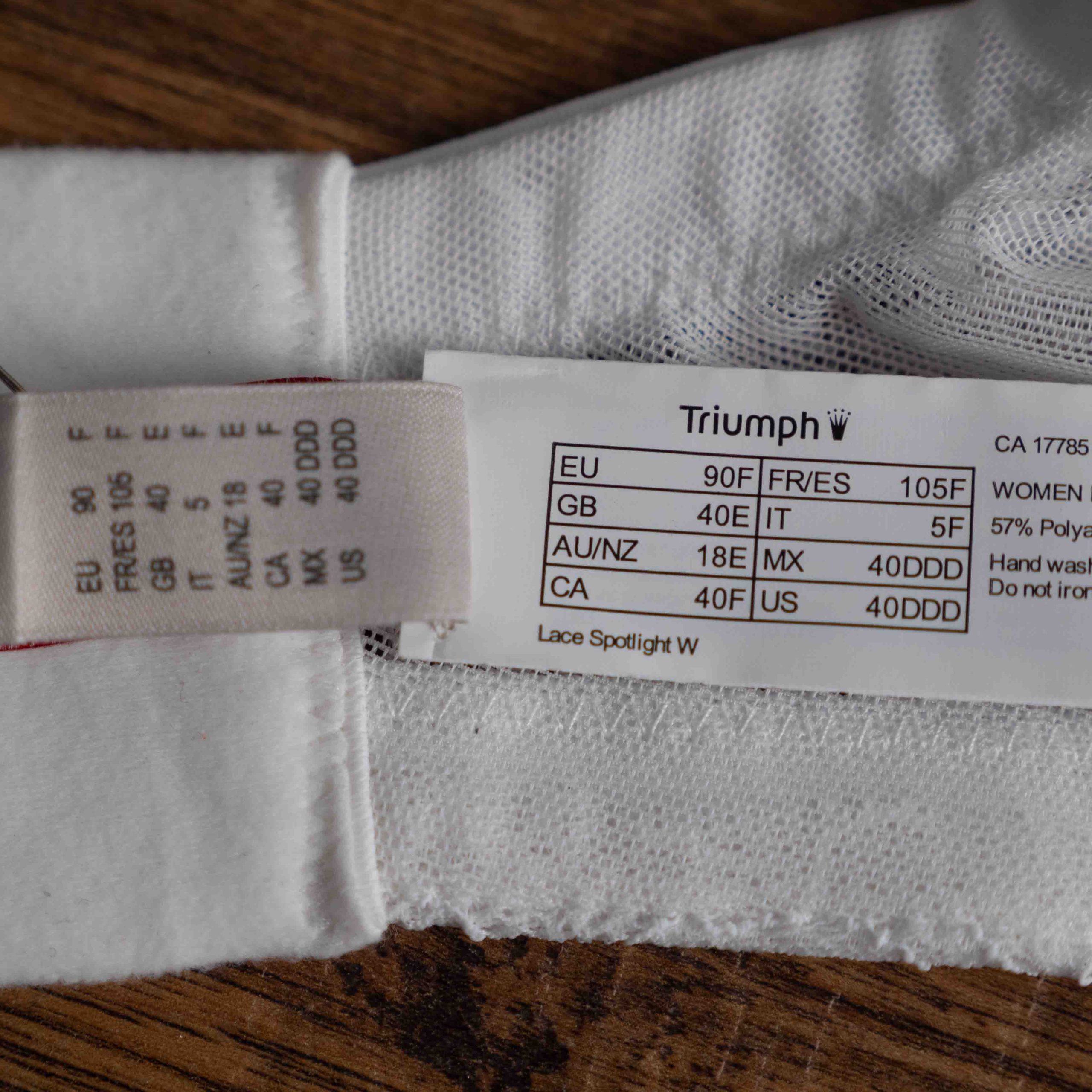 Triumph 40E White Lace Soft Cup Bra NWT image 8