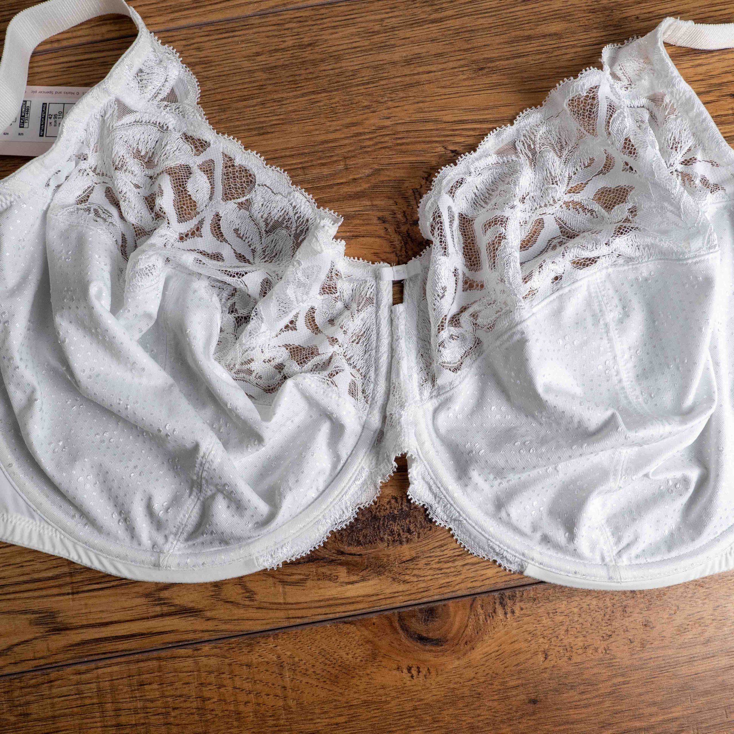 M&S 42H White Full Cup Bra NWT RRP £16.00 image 2