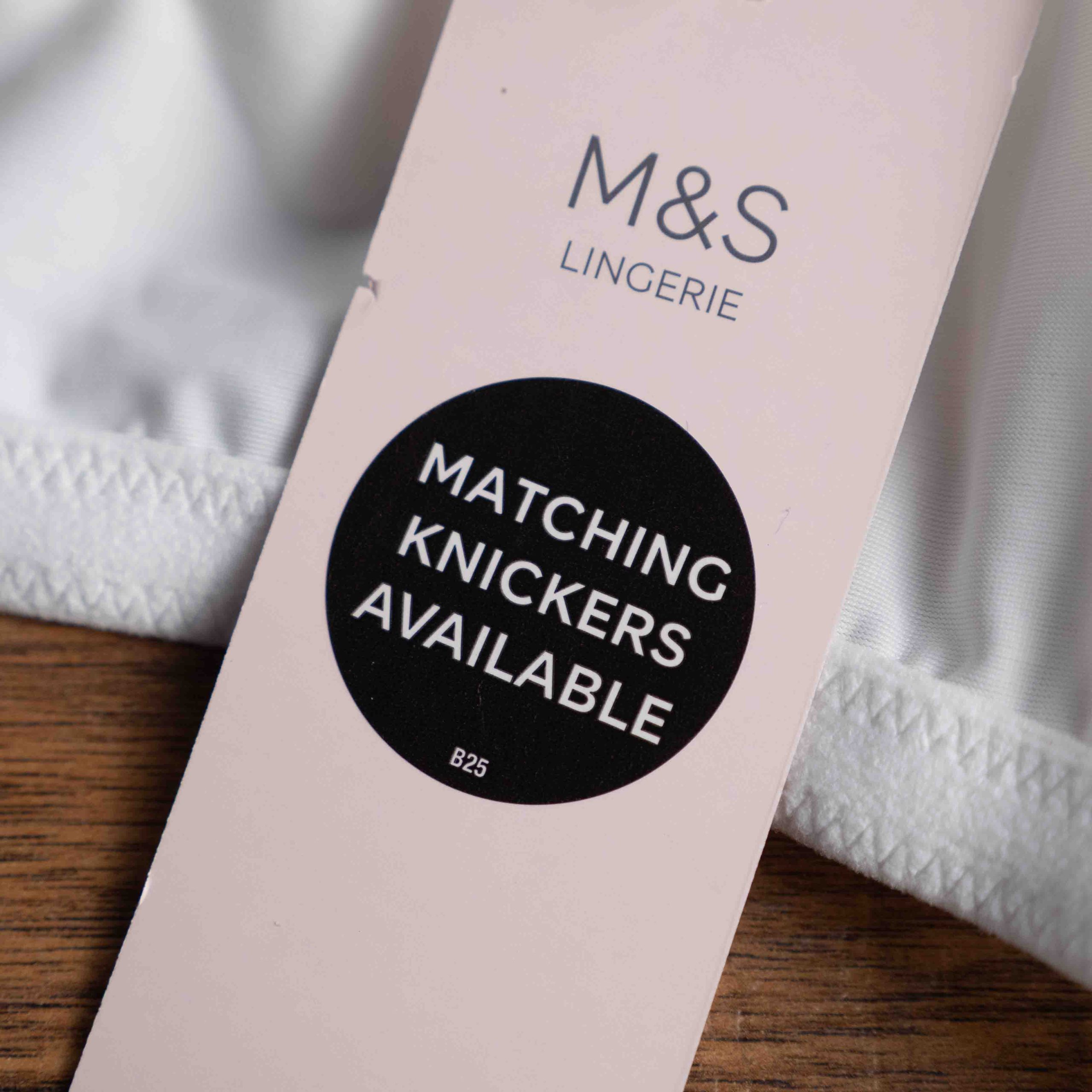 M&S 42H White Full Cup Bra NWT RRP £16.00 image 5