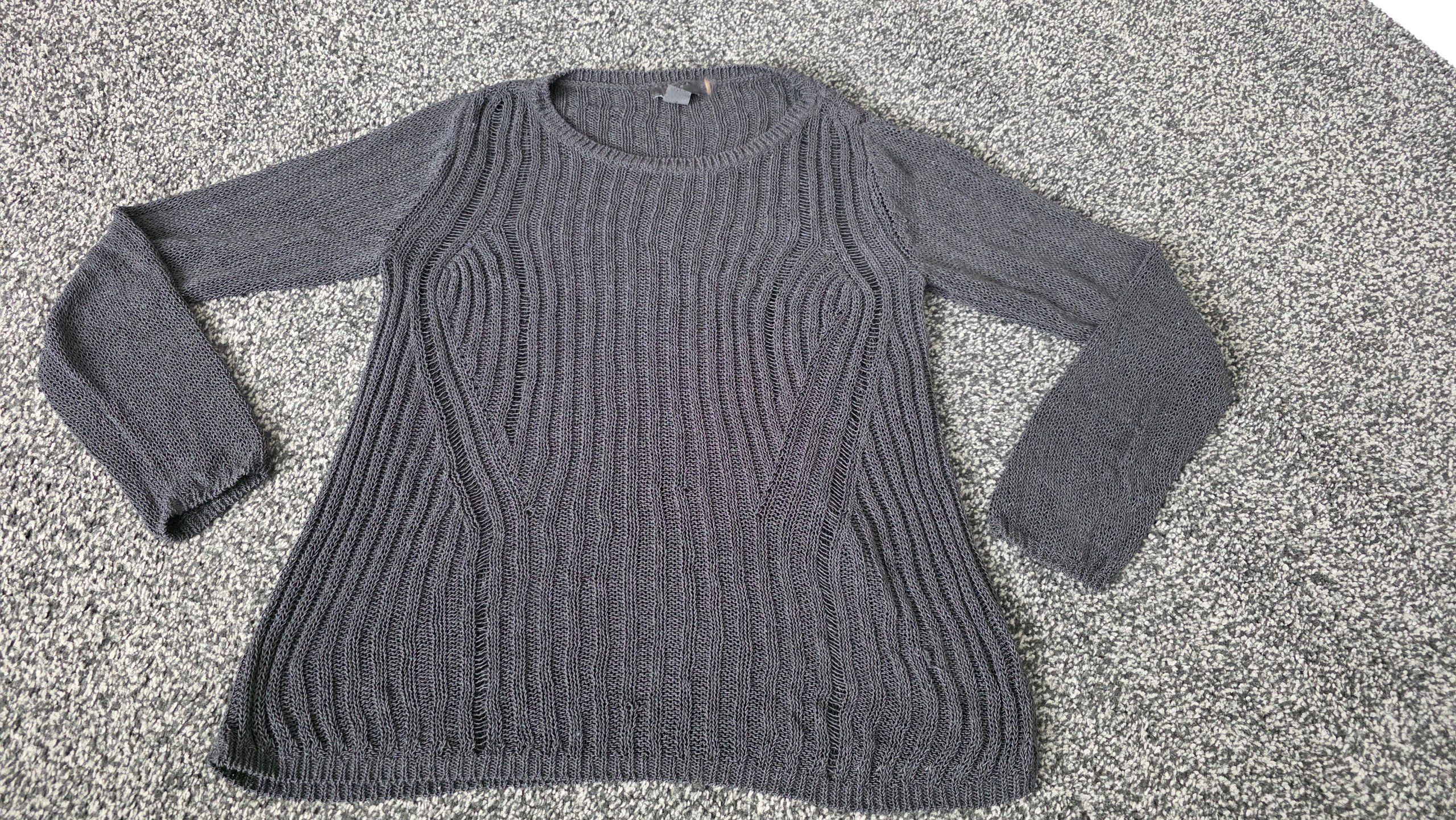 H&M Charcoal Grey Open Textured Knit Jumper Size Small 17" P2P