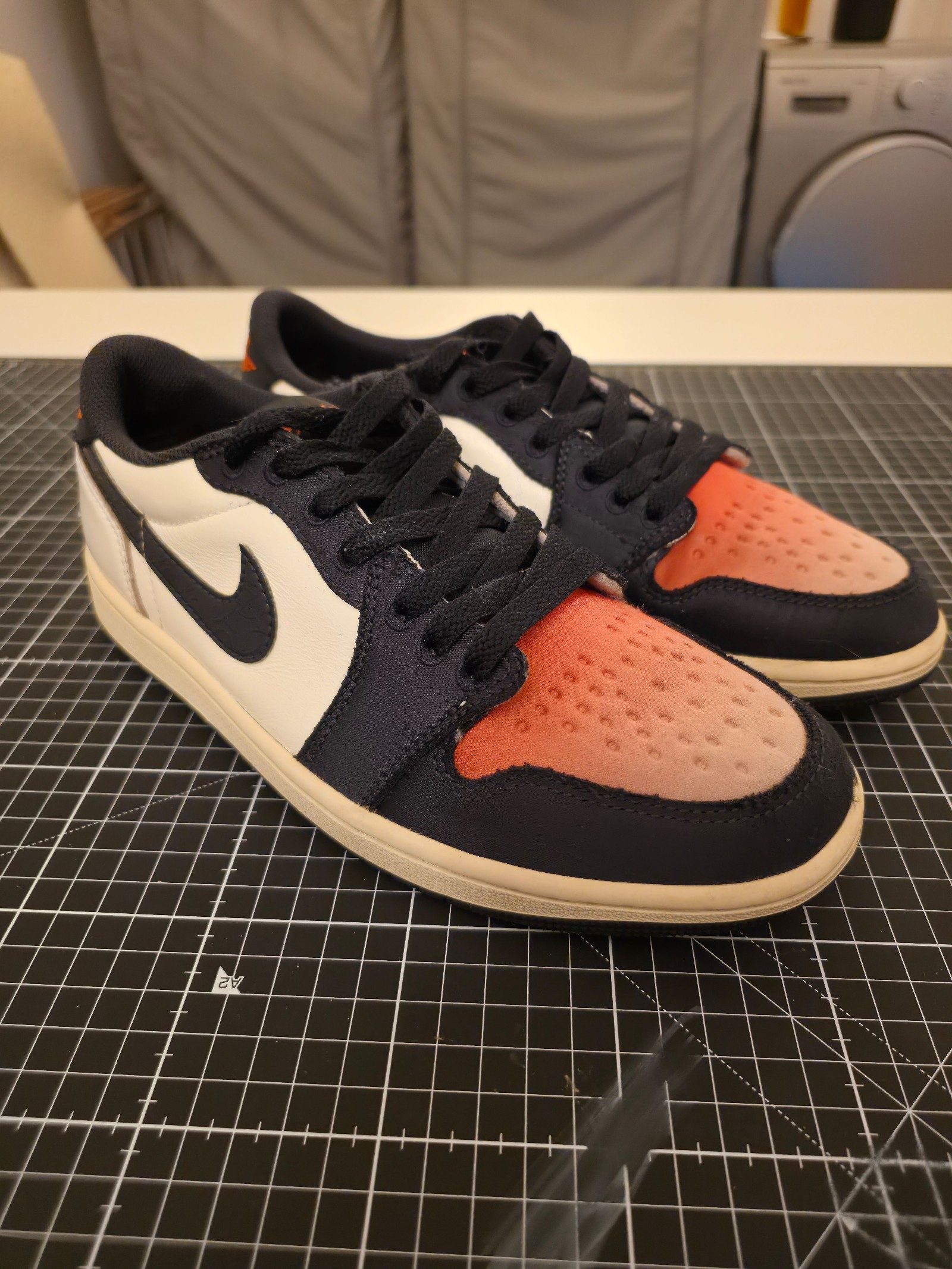 Nike Air Jordan Low Paris Saint Germain Sneakers UK 6.5 image 2