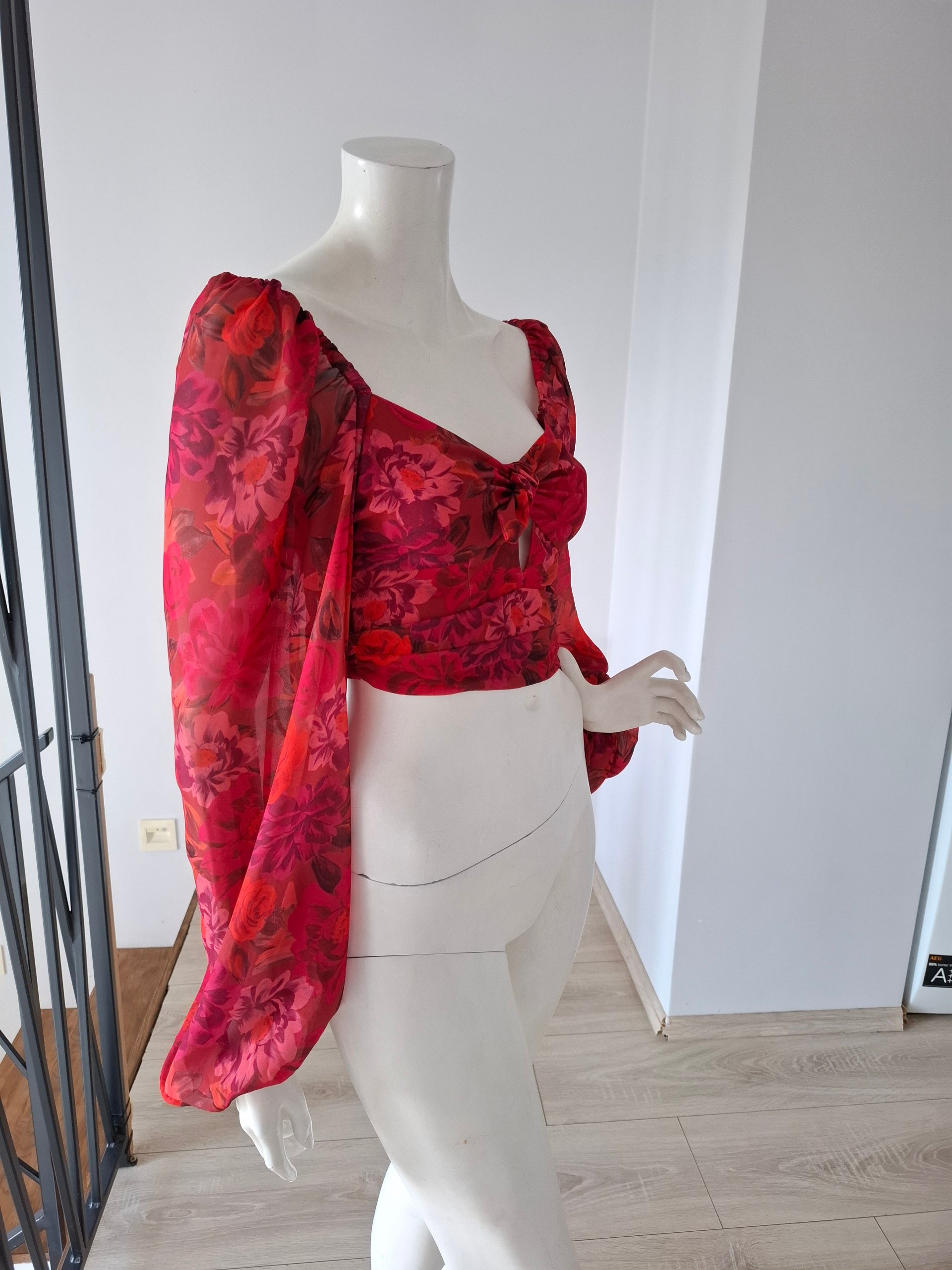 New For Love & Lemons Red Floral Crop Top Size XS image 8