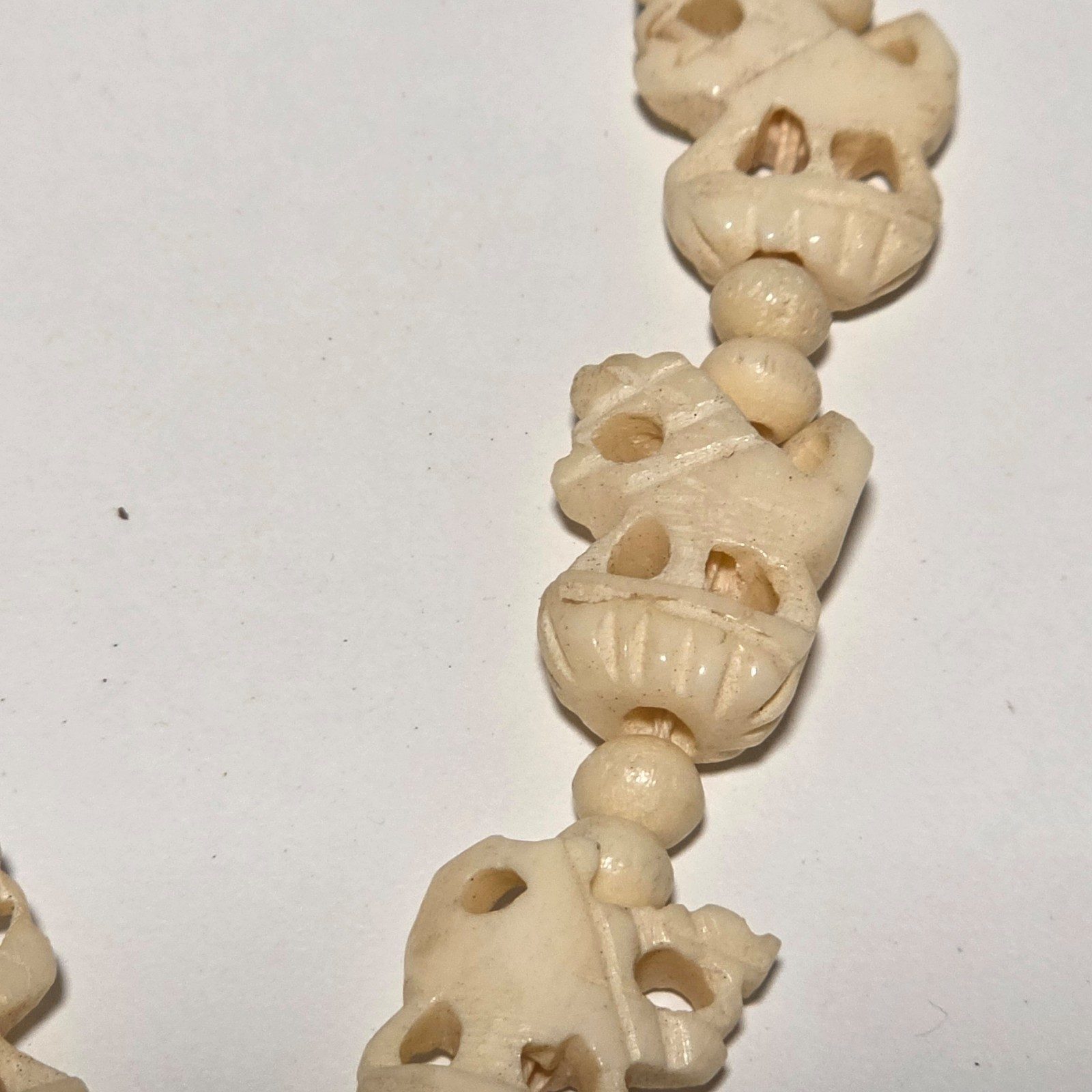 Carved Ivory lion Beaded Necklace .b9 image 3