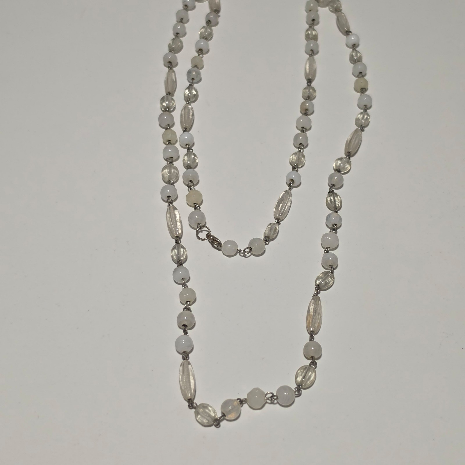 Vintage White & Clear Beaded Necklace .b9