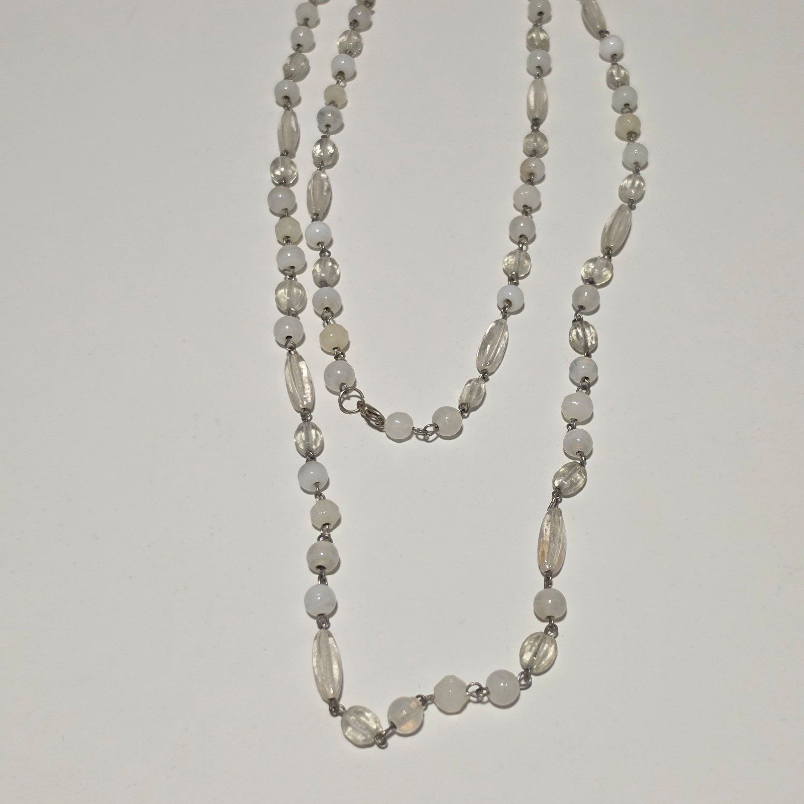 Vintage White & Clear Beaded Necklace .b9 image 2
