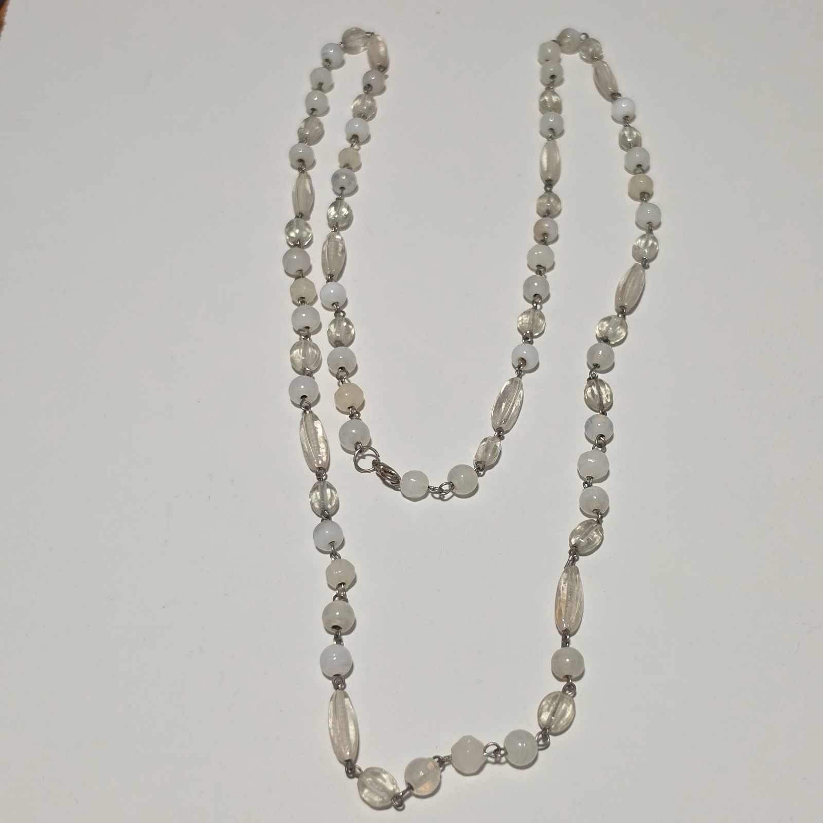 Vintage White & Clear Beaded Necklace .b9 image 3