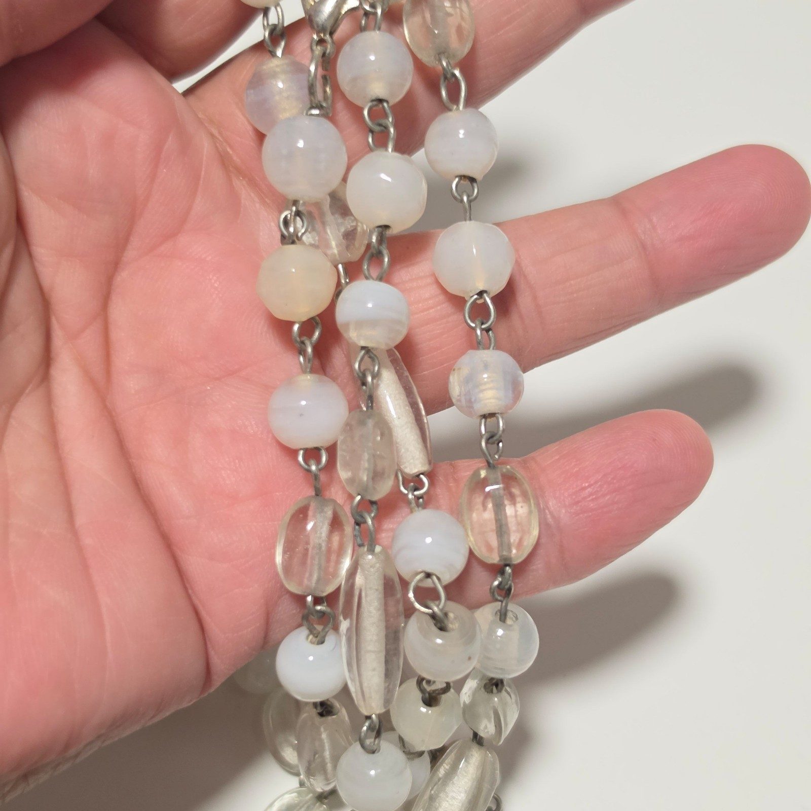 Vintage White & Clear Beaded Necklace .b9 image 4