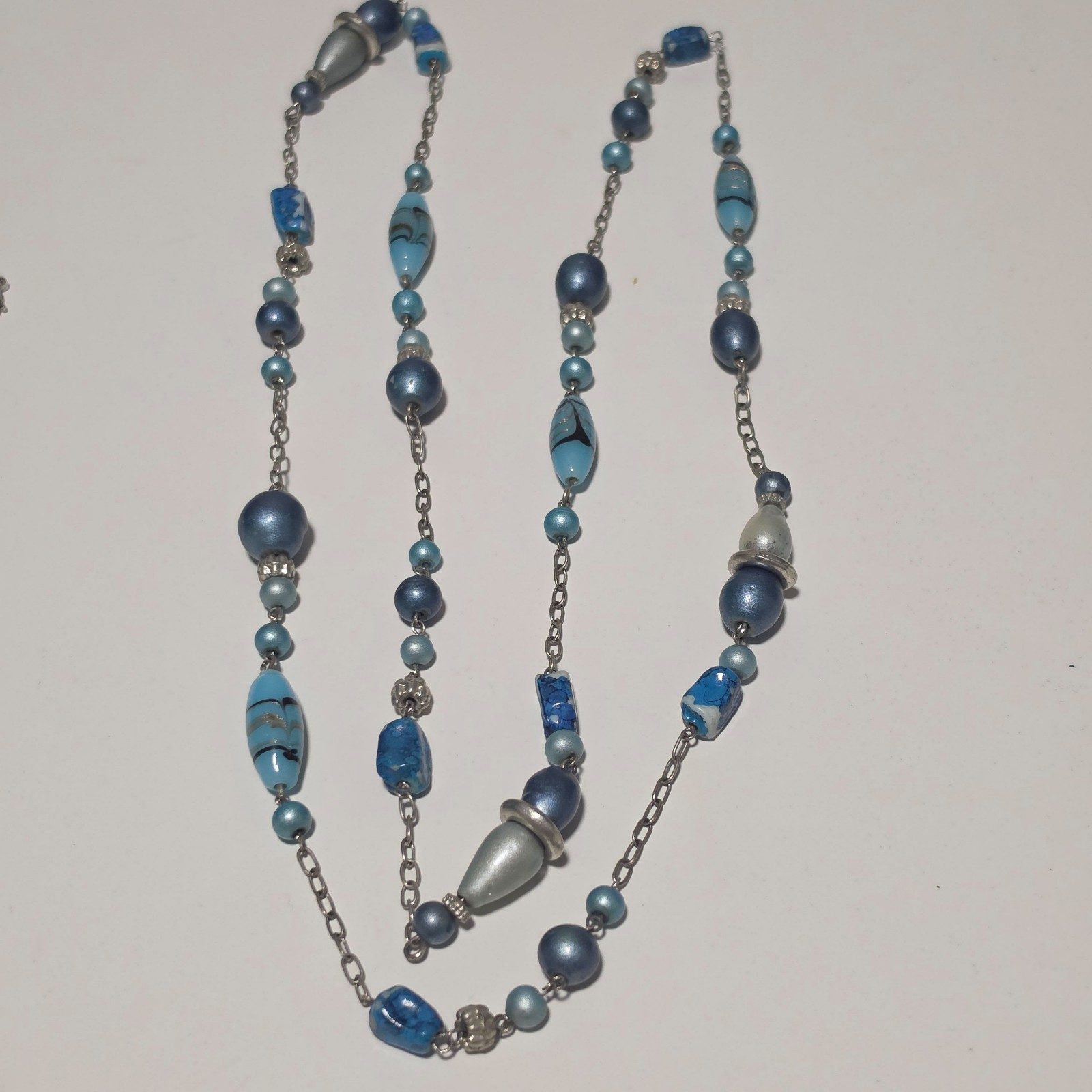 Vintage Blue & Silver Beaded Decorative Necklace.b9 image 4
